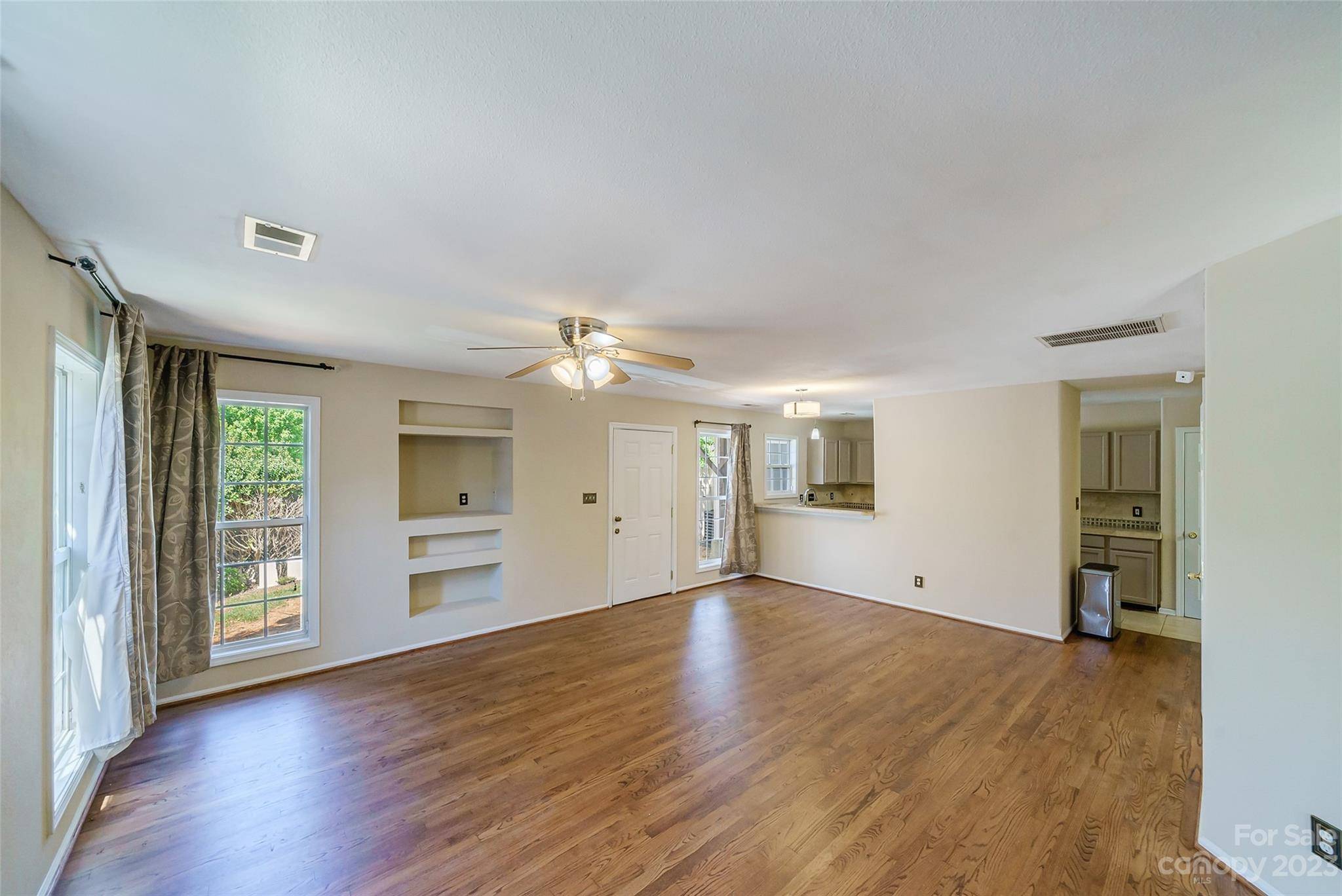 9656 Littleleaf DR, Charlotte, NC 28215