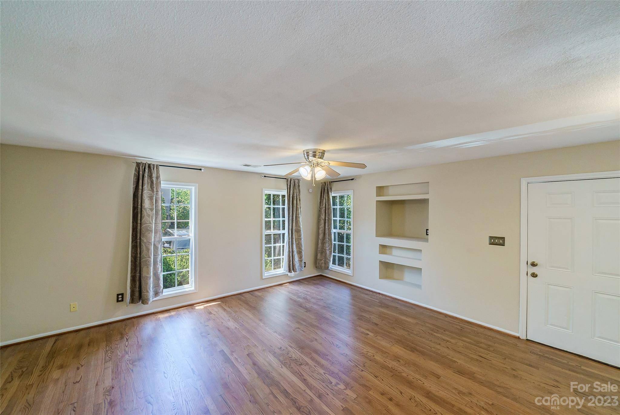 9656 Littleleaf DR, Charlotte, NC 28215