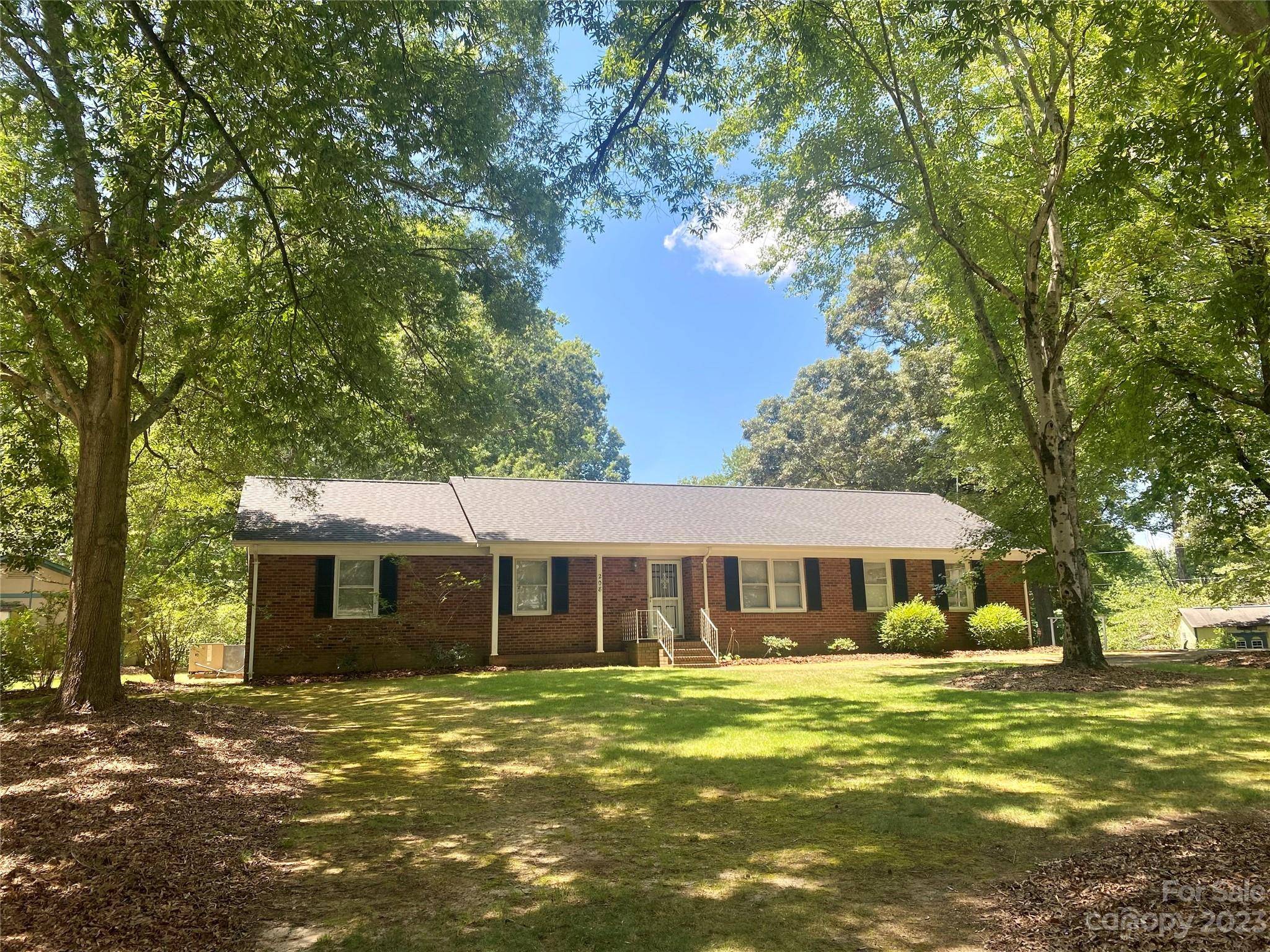 208 Pine CT, China Grove, NC 28023