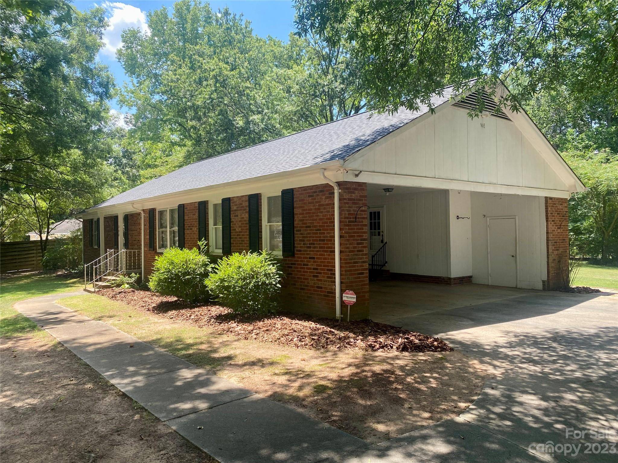 208 Pine CT, China Grove, NC 28023