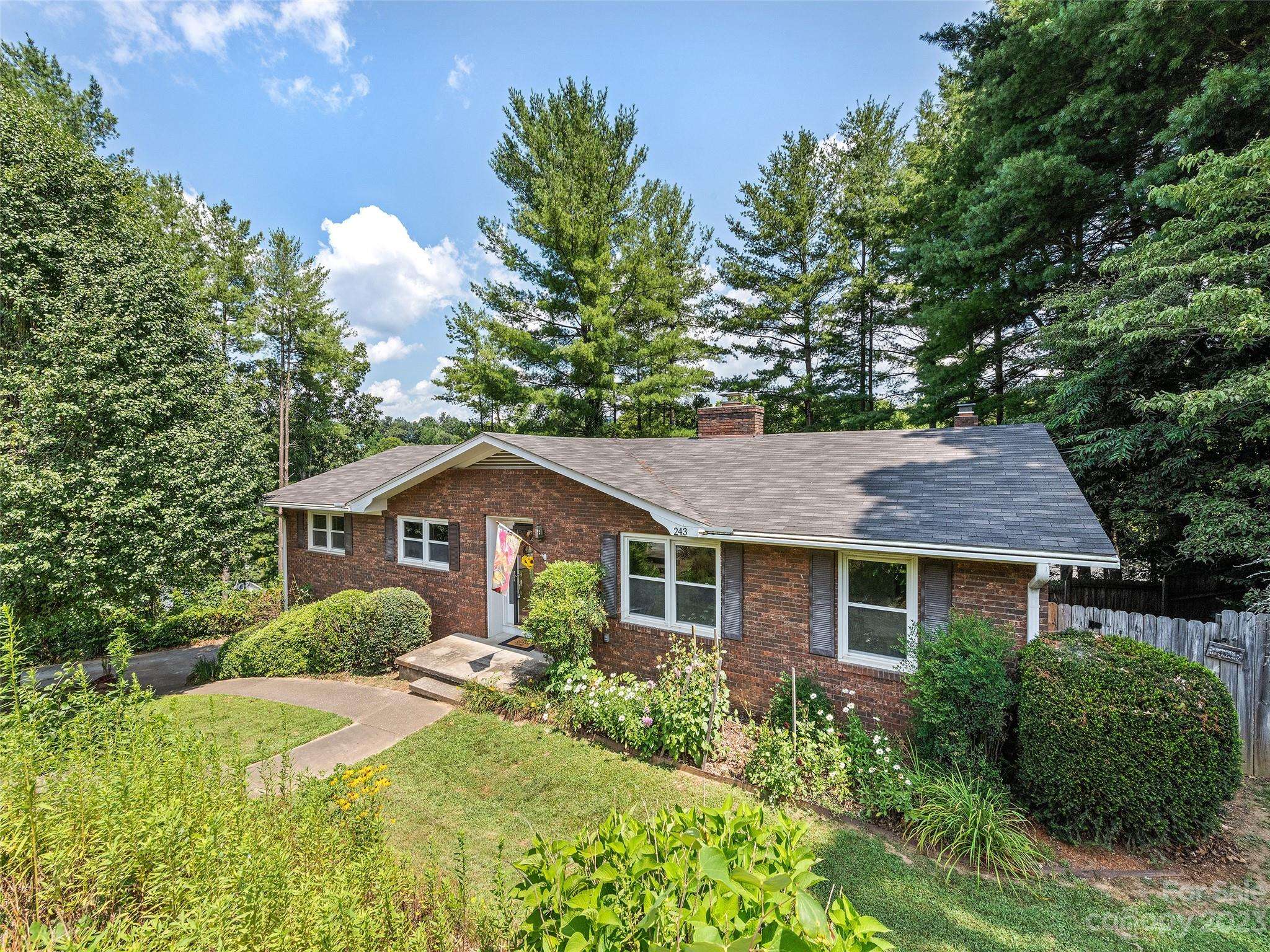 243 Wood Lily DR, Canton, NC 28716