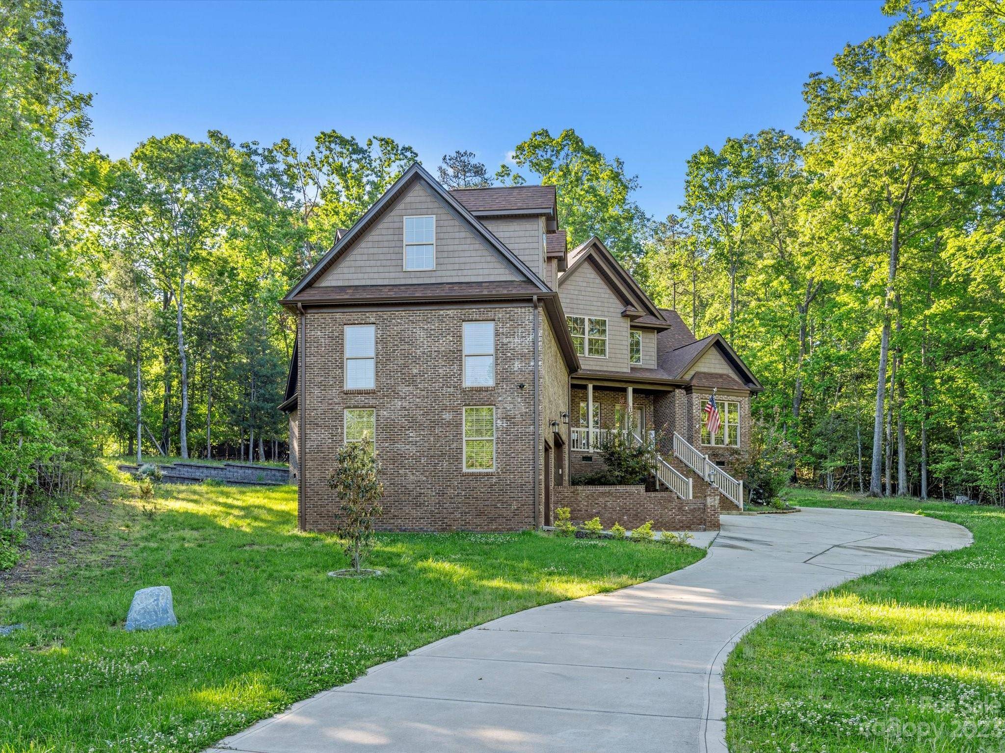 330 Woodland Glen RD, Clover, SC 29710