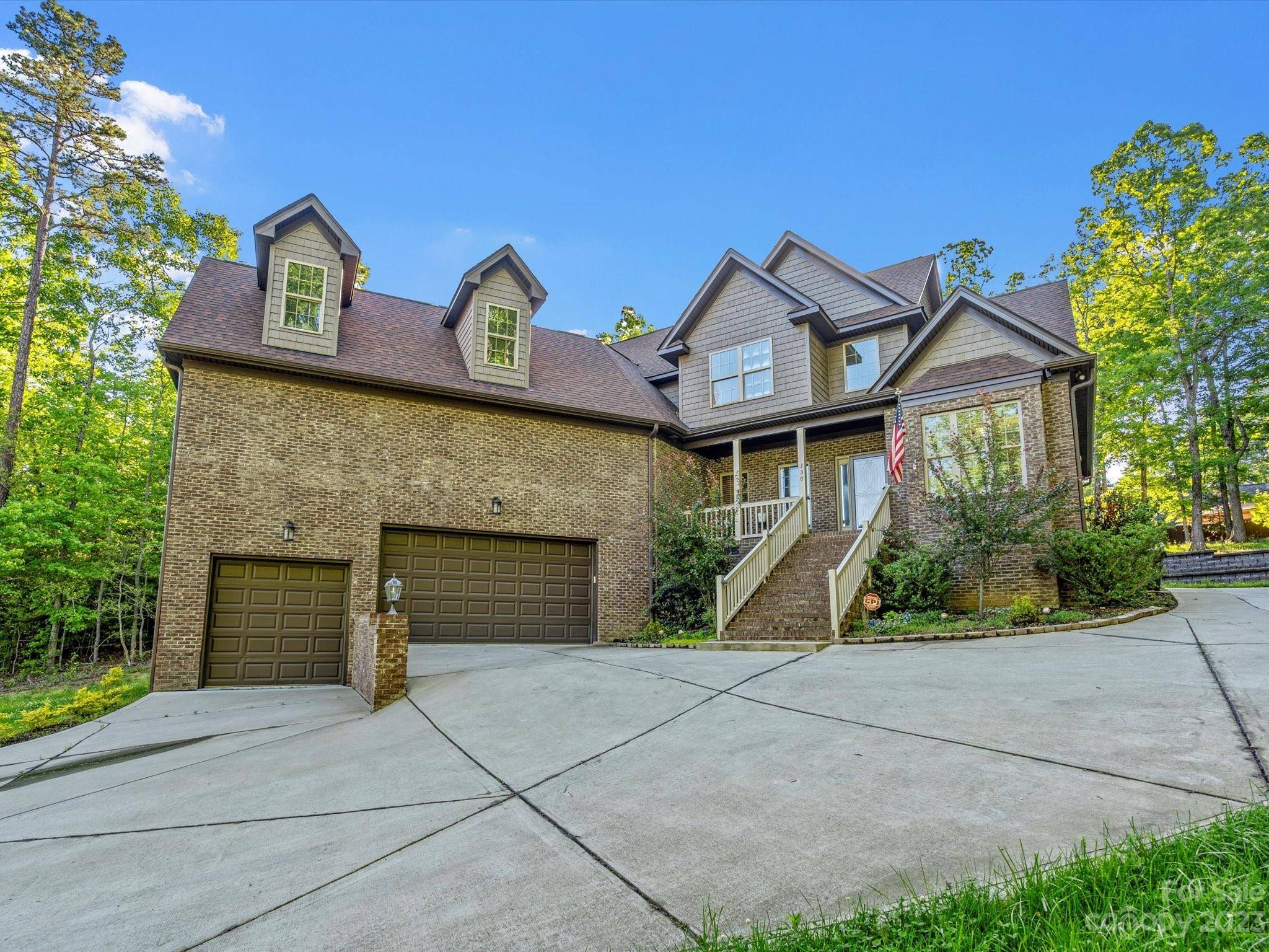 330 Woodland Glen RD, Clover, SC 29710