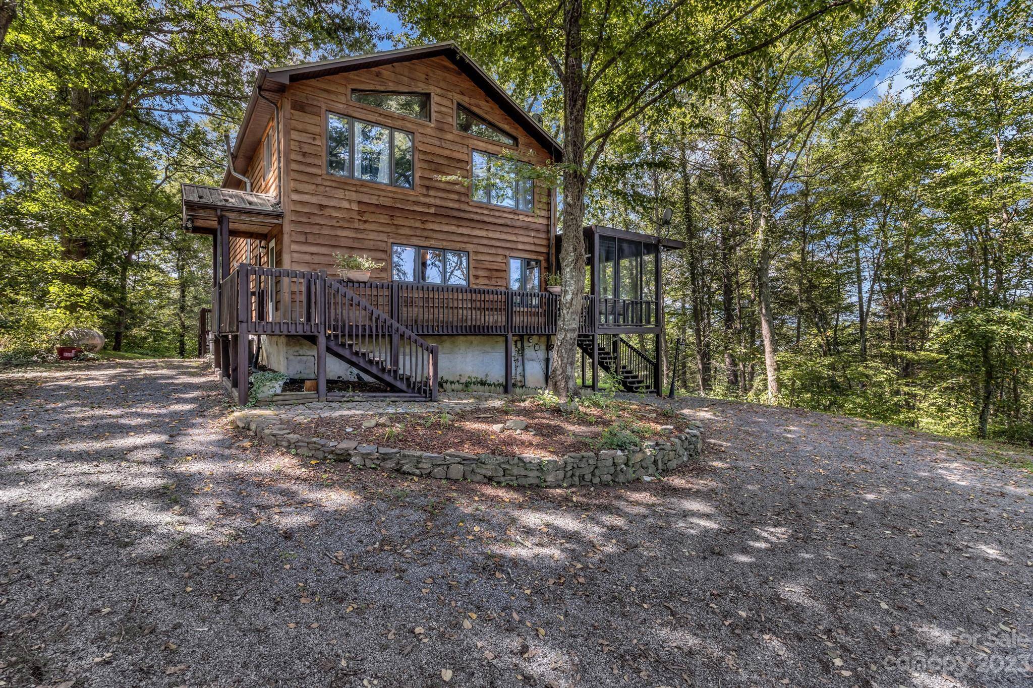 344 Timberlane DR, Clyde, NC 28721