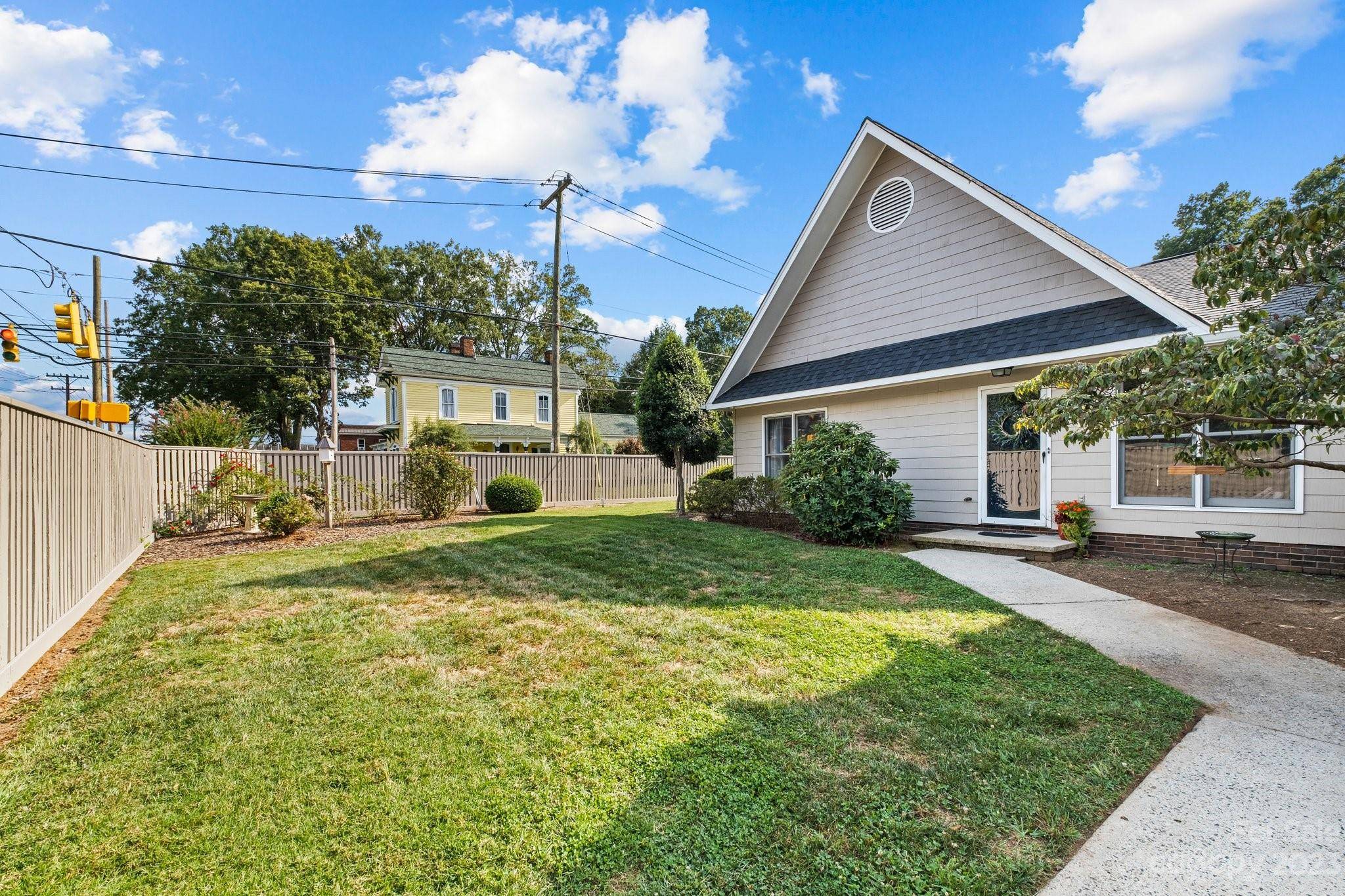 205 Academy ST, Mooresville, NC 28115