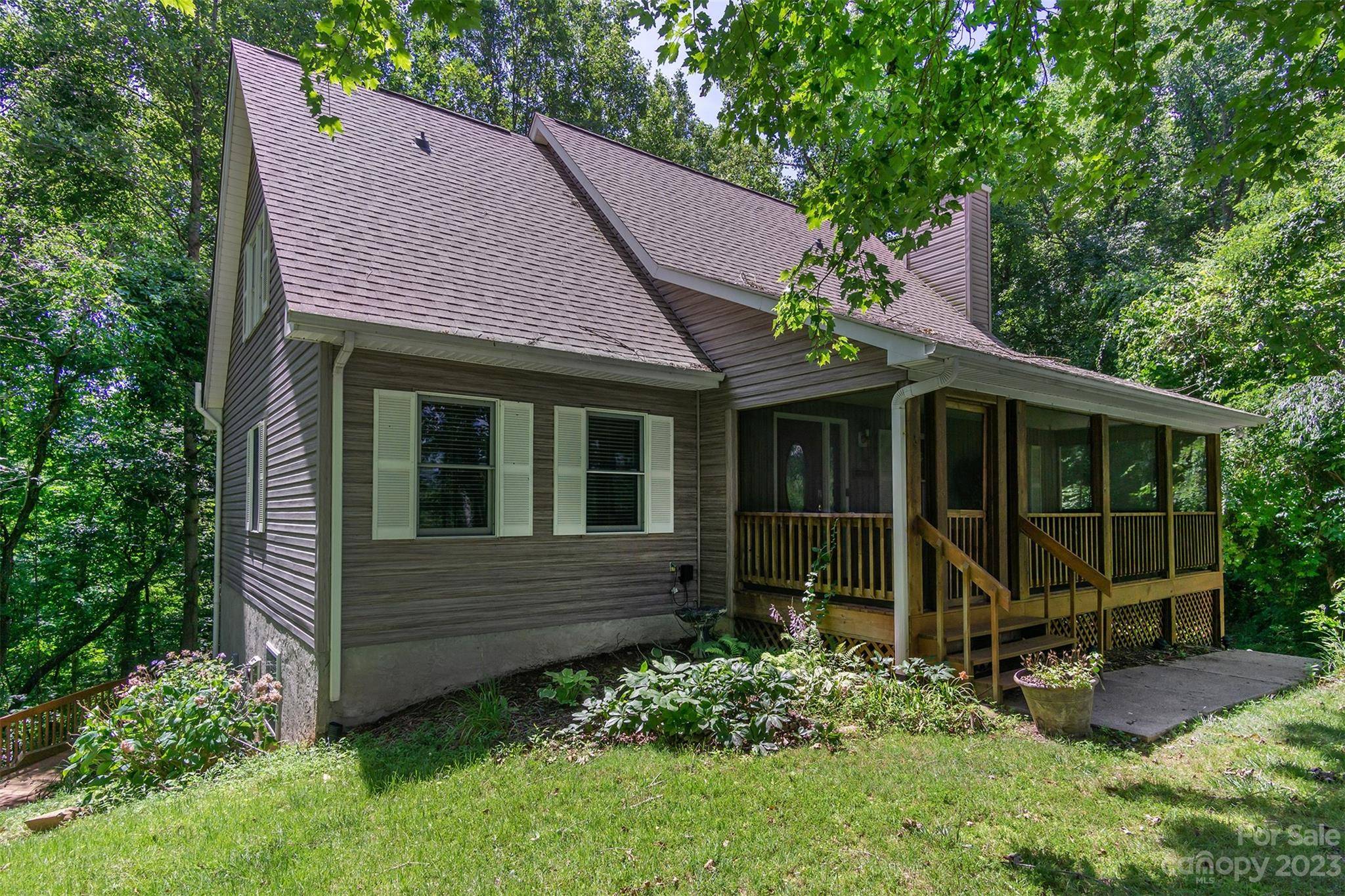 114 Courtney LN, Candler, NC 28715