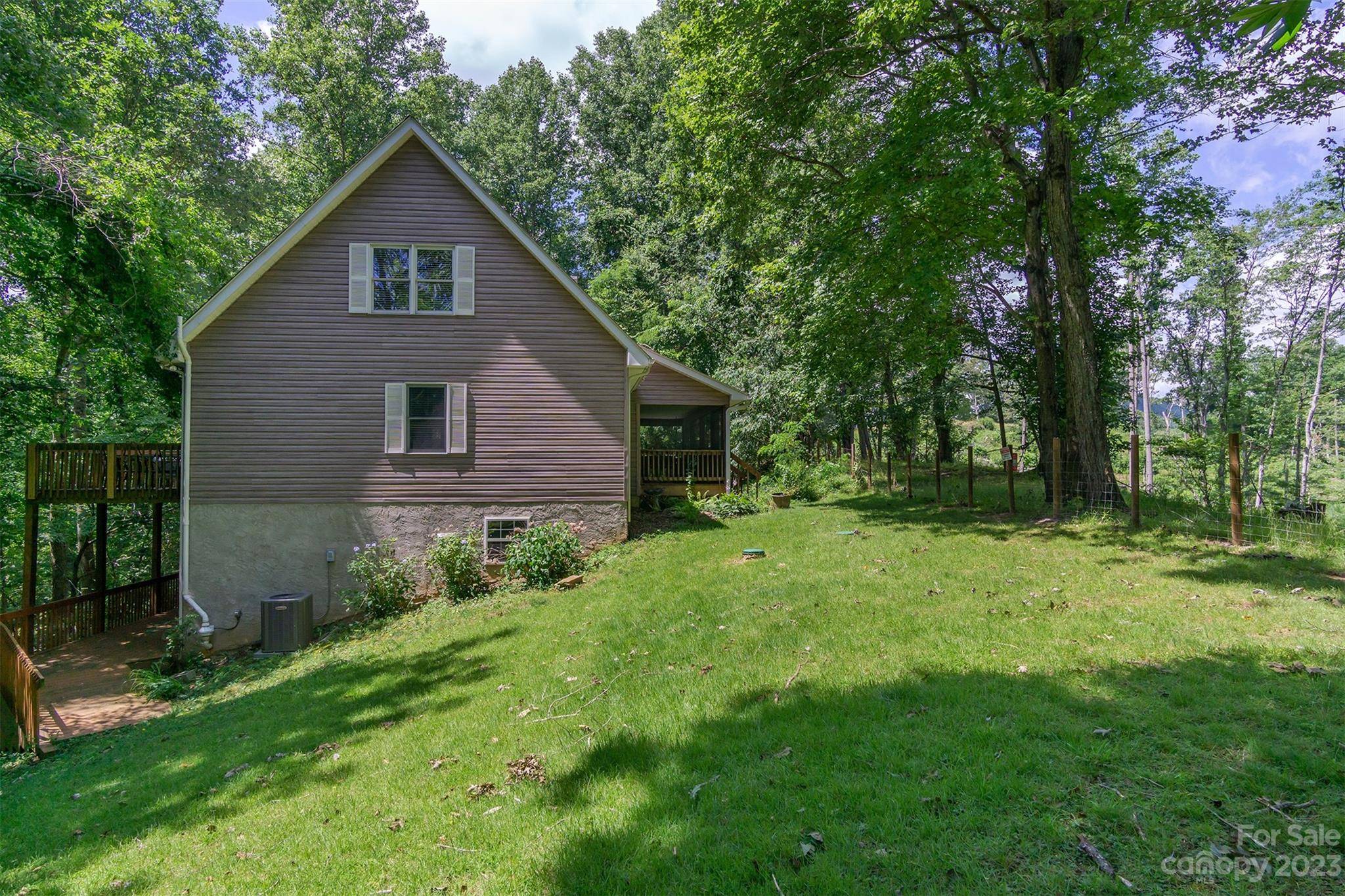 114 Courtney LN, Candler, NC 28715