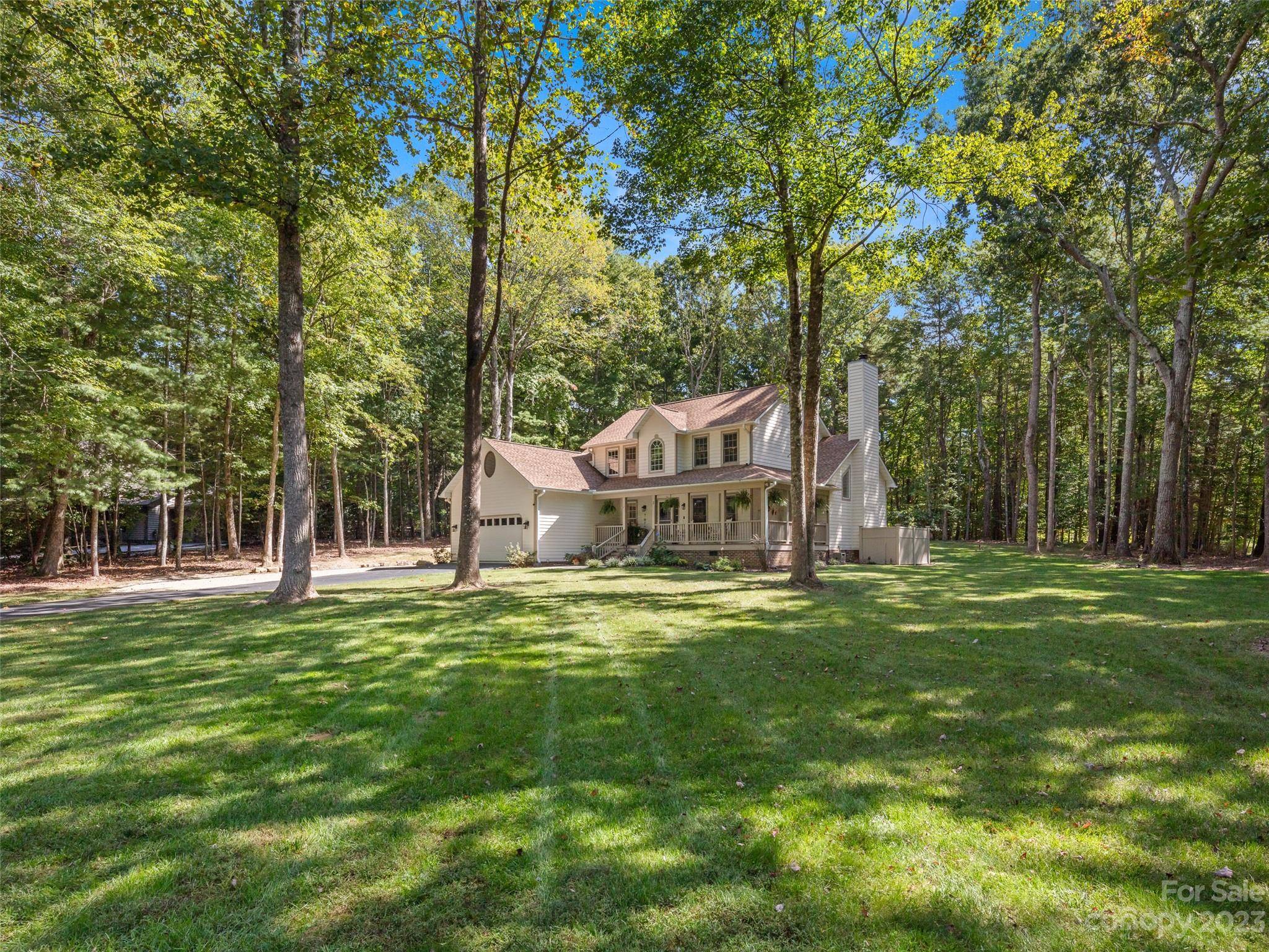 2 Waldrup Trace RD, Fletcher, NC 28732