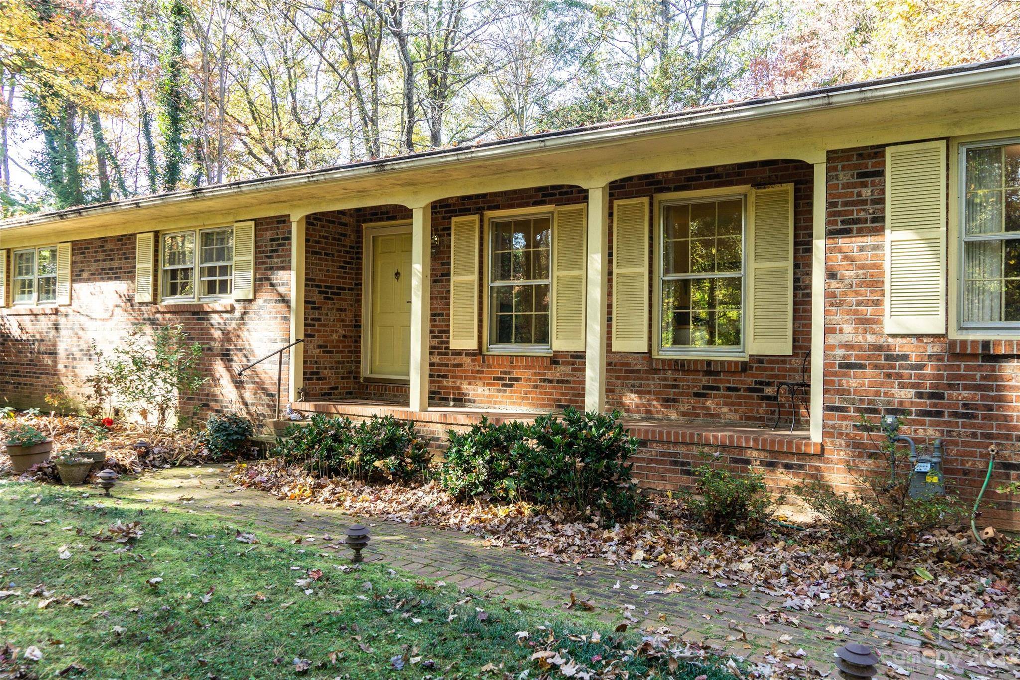 112 Holly Hill DR, Columbus, NC 28722