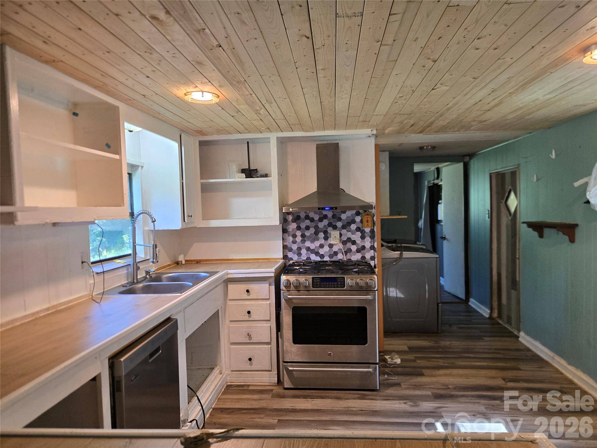 6430 Dysartsville RD, Morganton, NC 28655