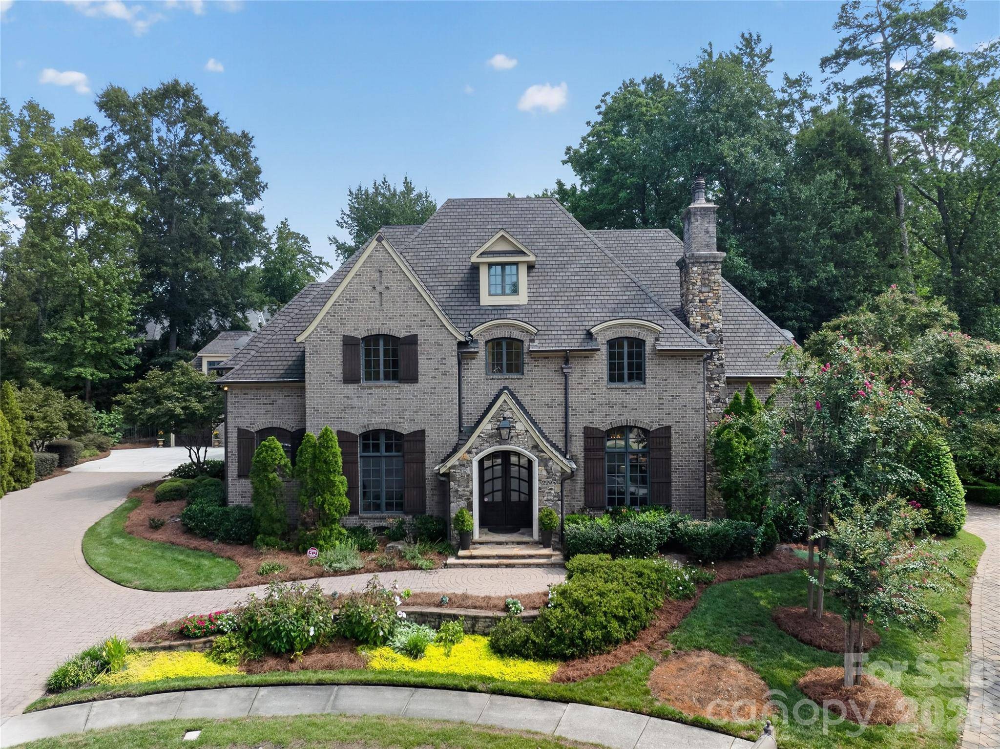 229 Wrenwood LN, Charlotte, NC 28211