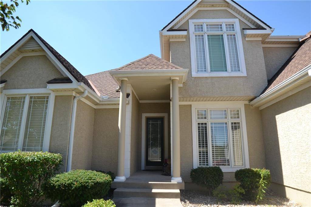 6328 N Spruce AVE, Kansas City, MO 64119