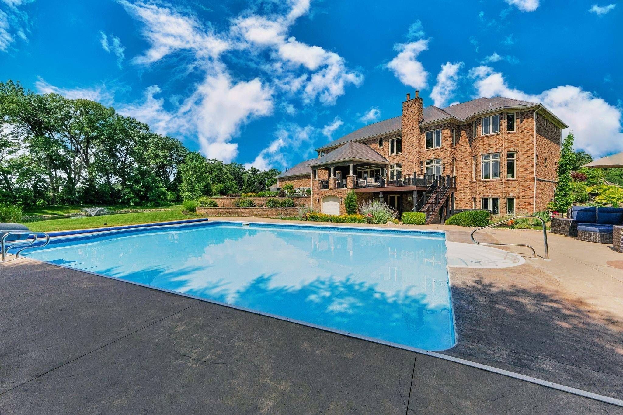 53717 Meadow Lake CT, Elkhart, IN 46514-9487
