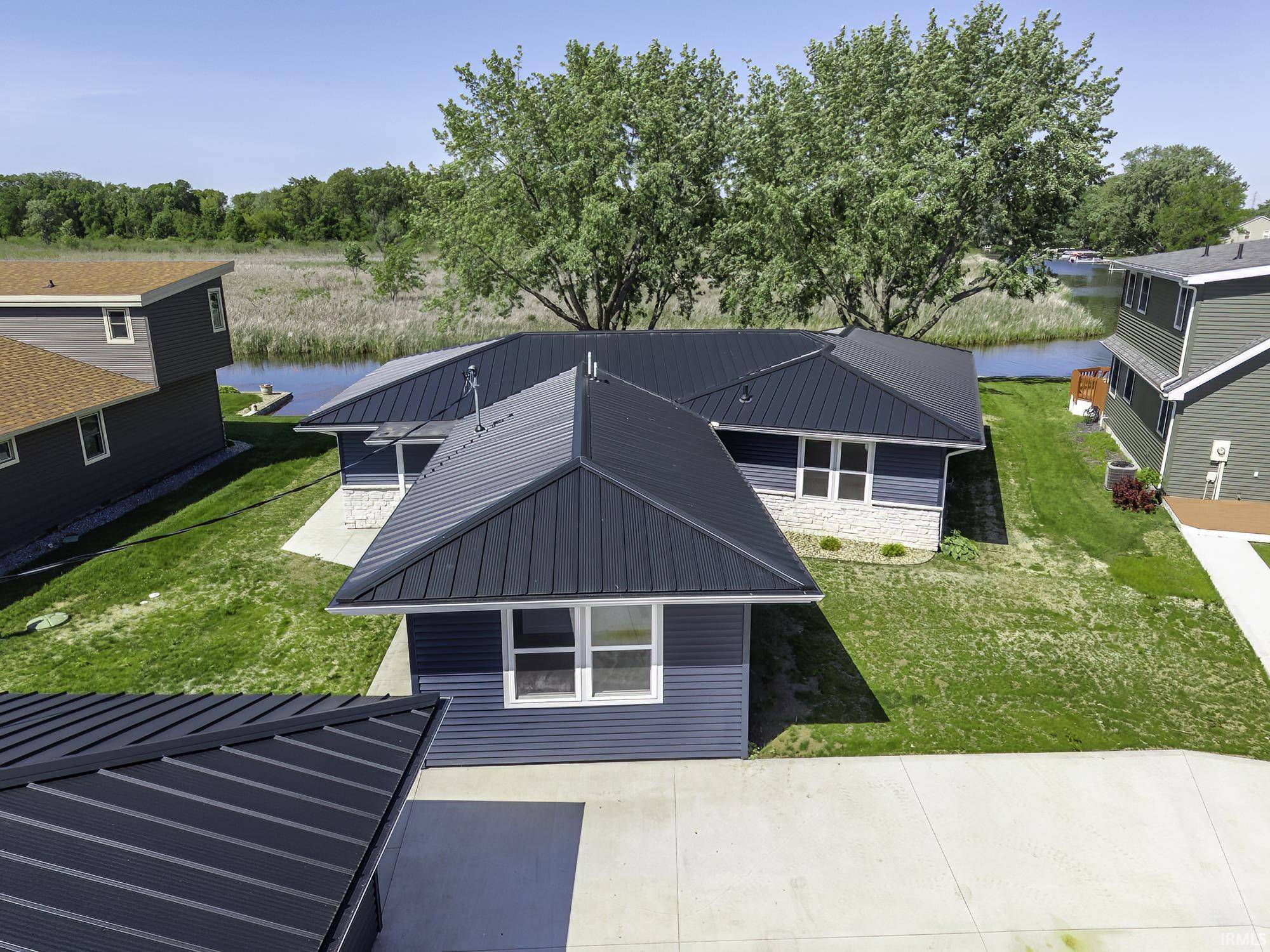 17 EMS C19c LN, Warsaw, IN 46582