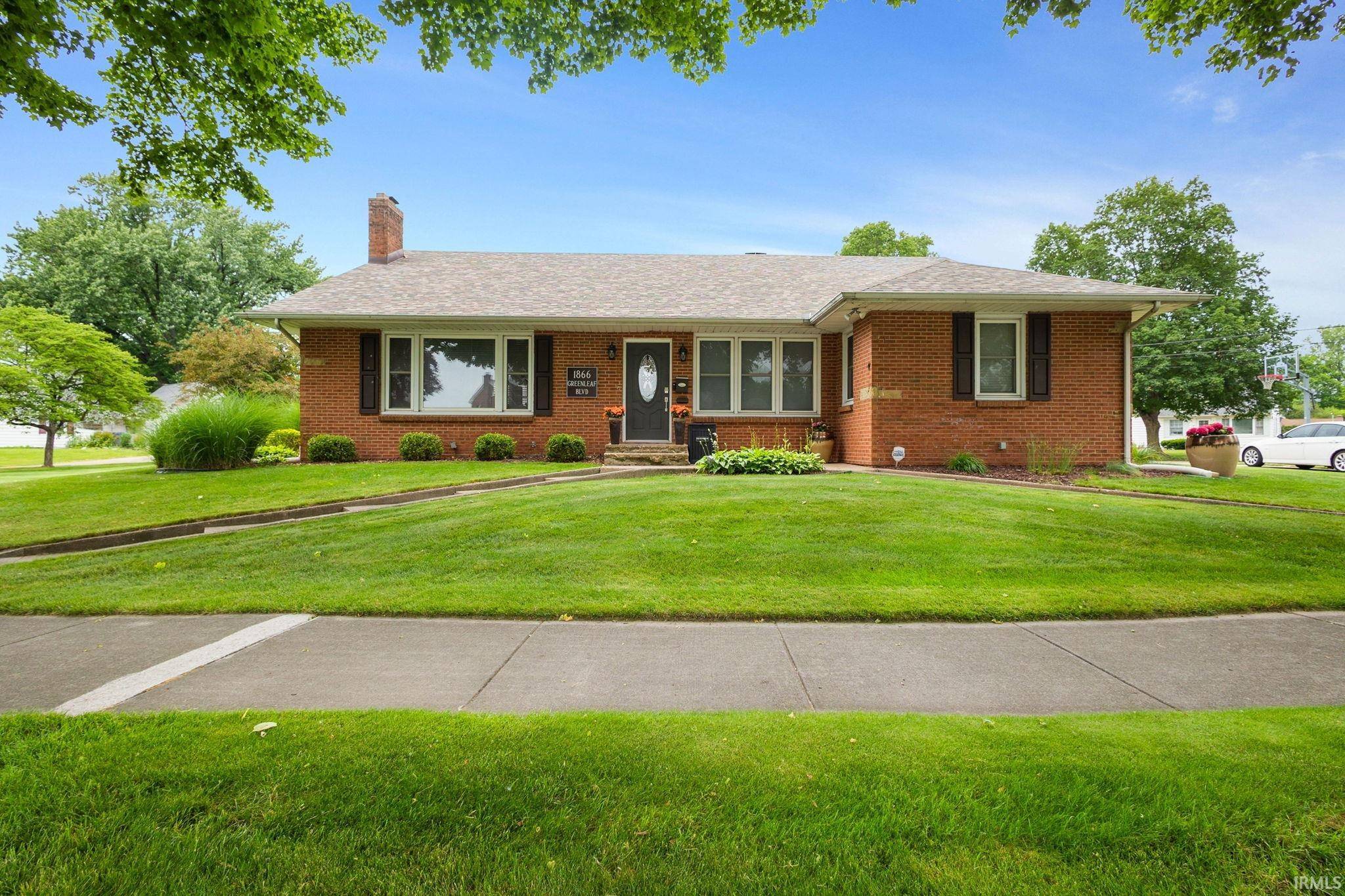 1866 Greenleaf BLVD, Elkhart, IN 46514