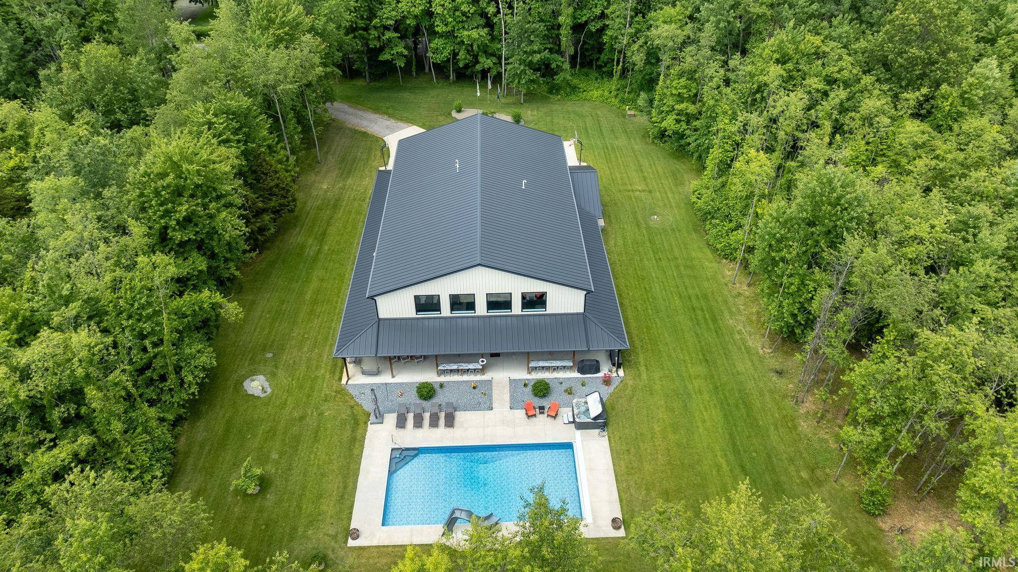 10810 Douglas Rd ***, Osceola, IN 46561