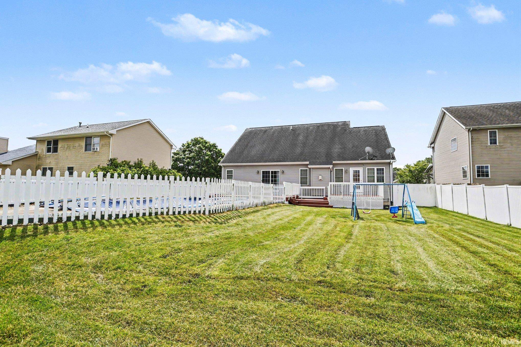 3909 Rockmount LN, Mishawaka, IN 46544