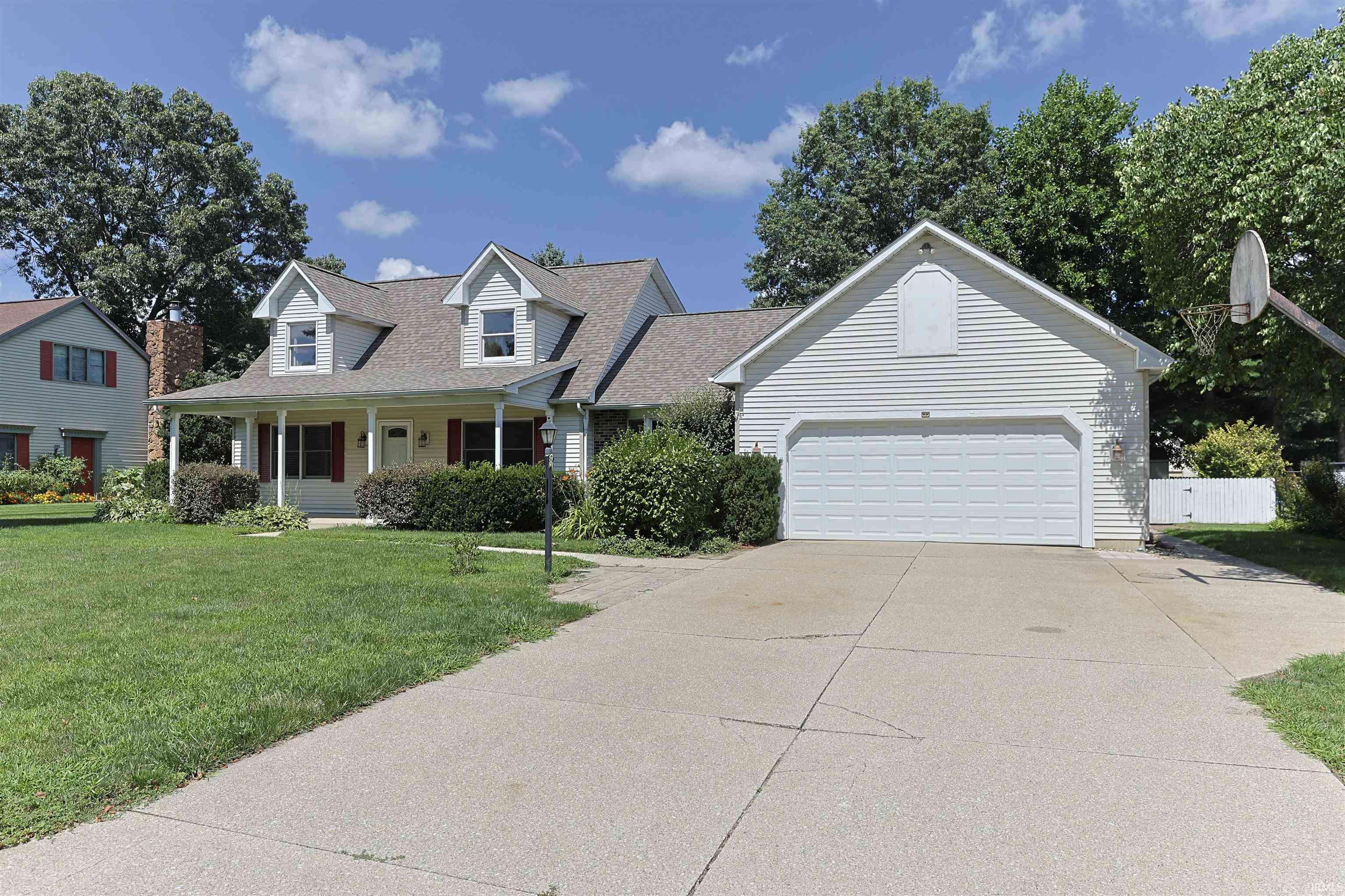 52026 Larkspur CIR, Granger, IN 46530