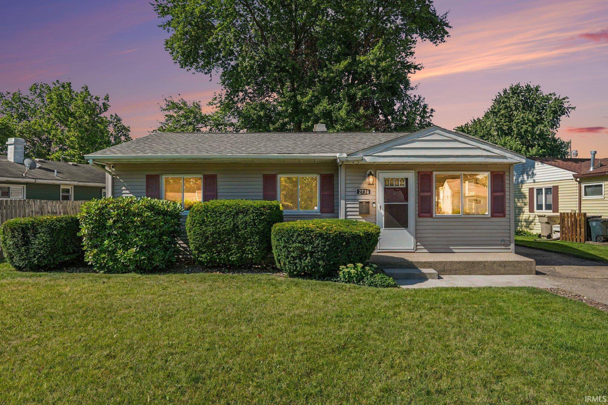 2734 Anzio AVE, South Bend, IN 46615