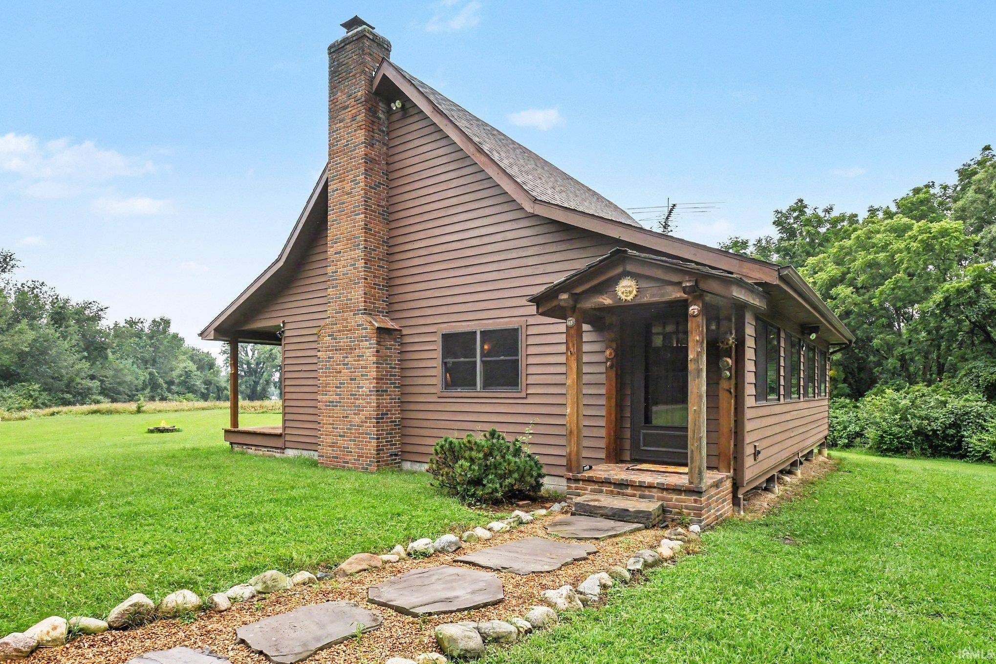 16600 4B RD, Plymouth, IN 46563
