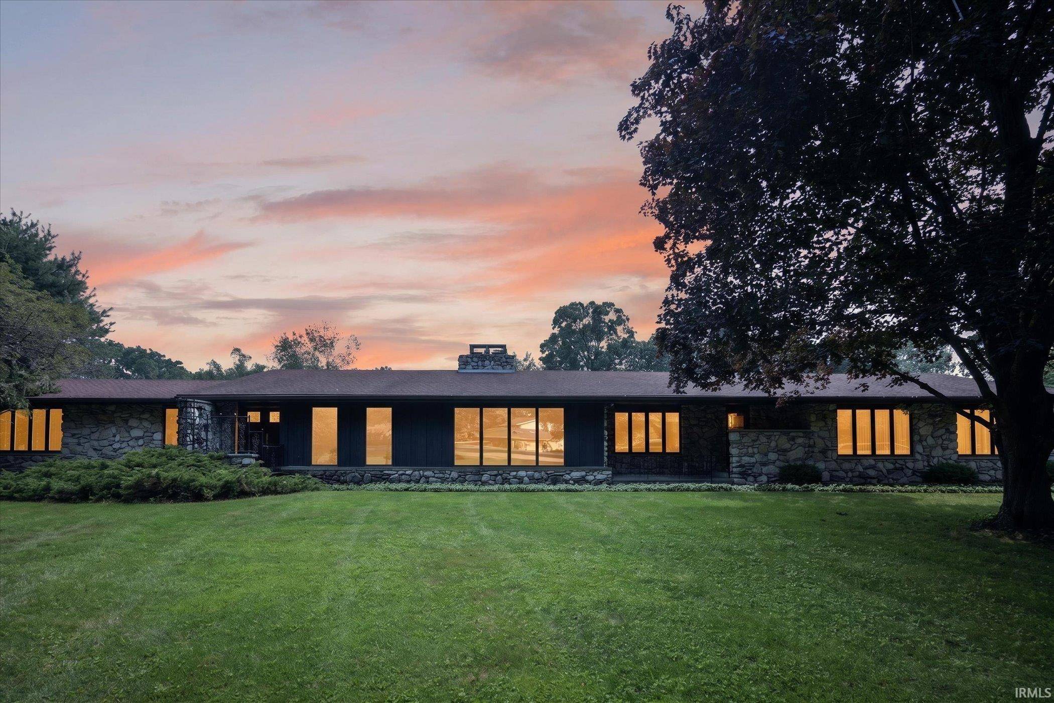 17636 Turf CT, South Bend, IN 46635-1137
