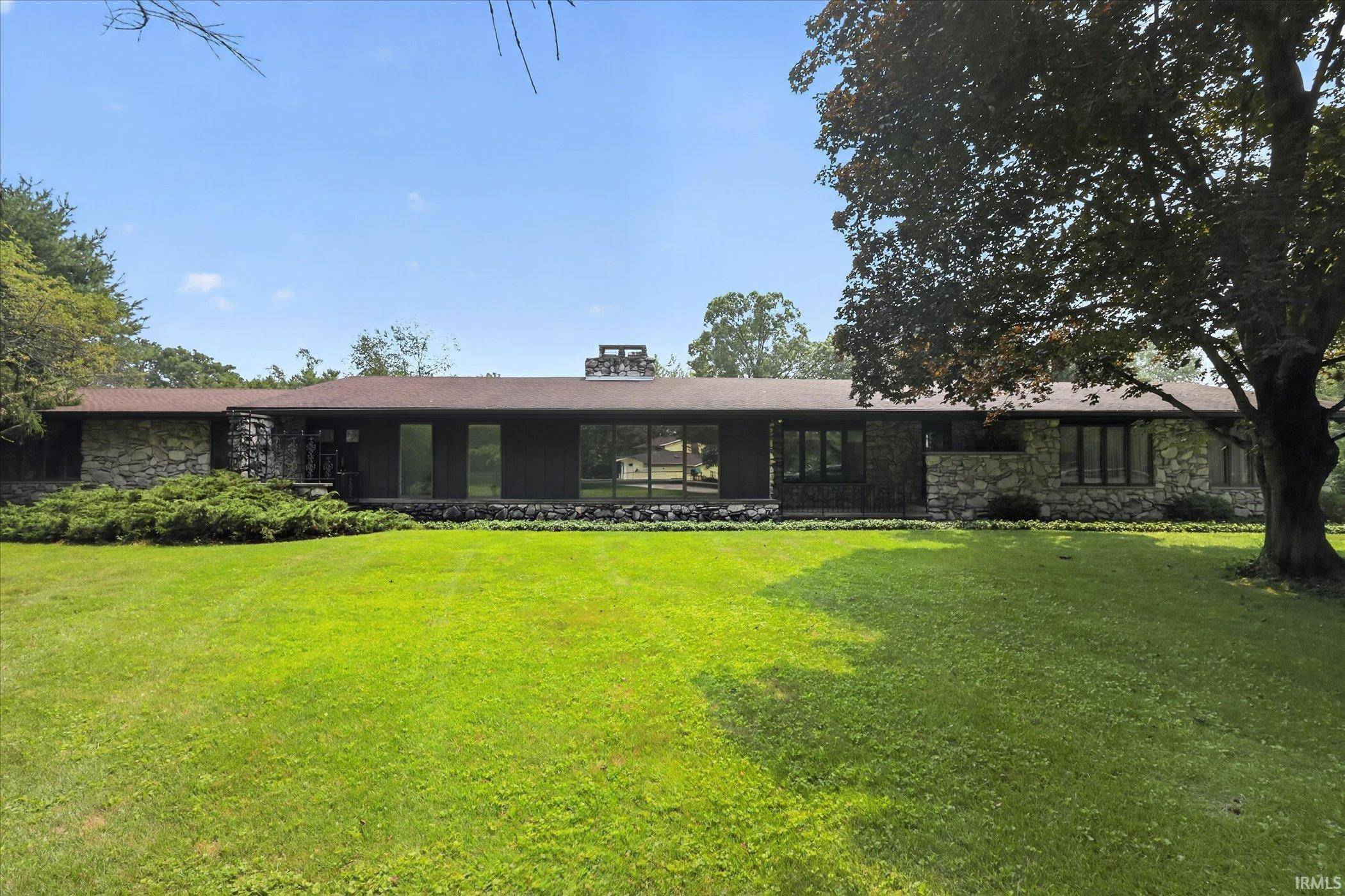 17636 Turf CT, South Bend, IN 46635-1137