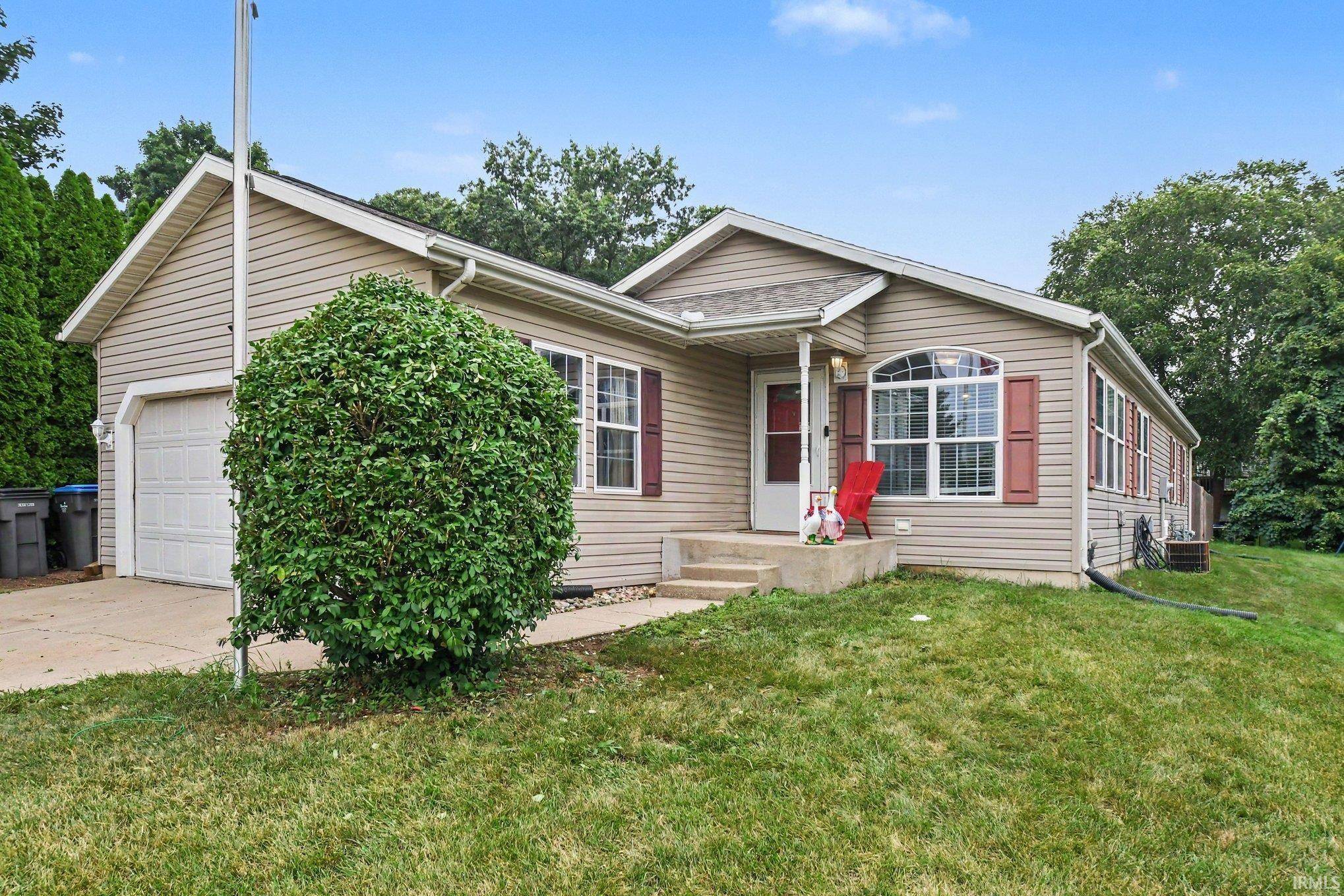 3608 Naples CT, Elkhart, IN 46514-9021