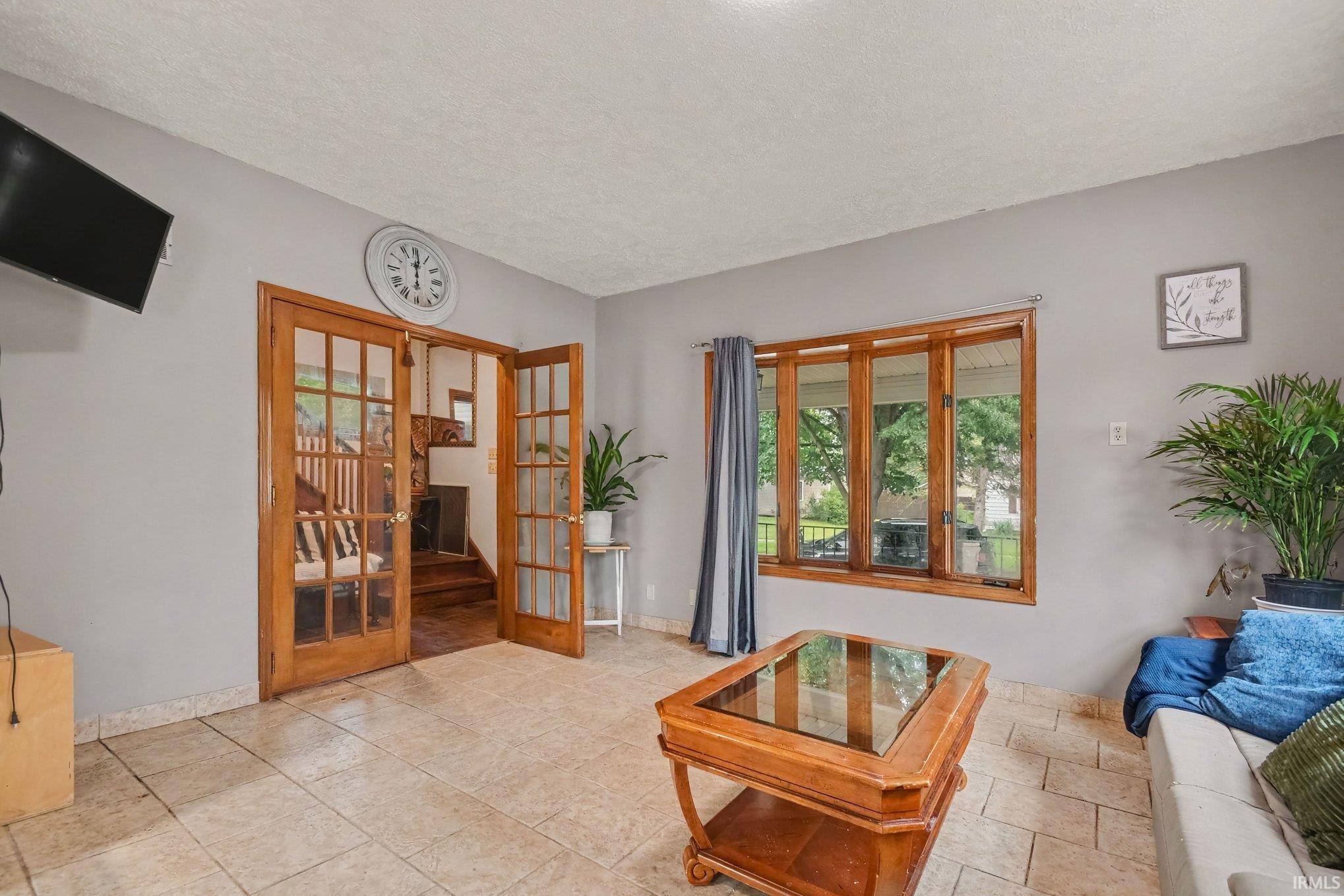 1429 ElReno ST, Elkhart, IN 46516