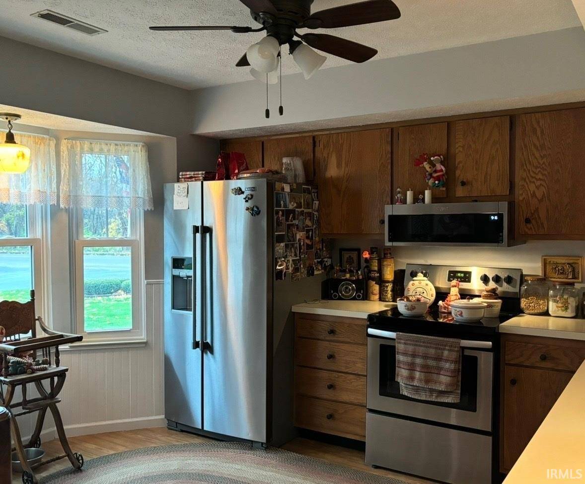 1501 Pine Ridge CT, Elkhart, IN 46514