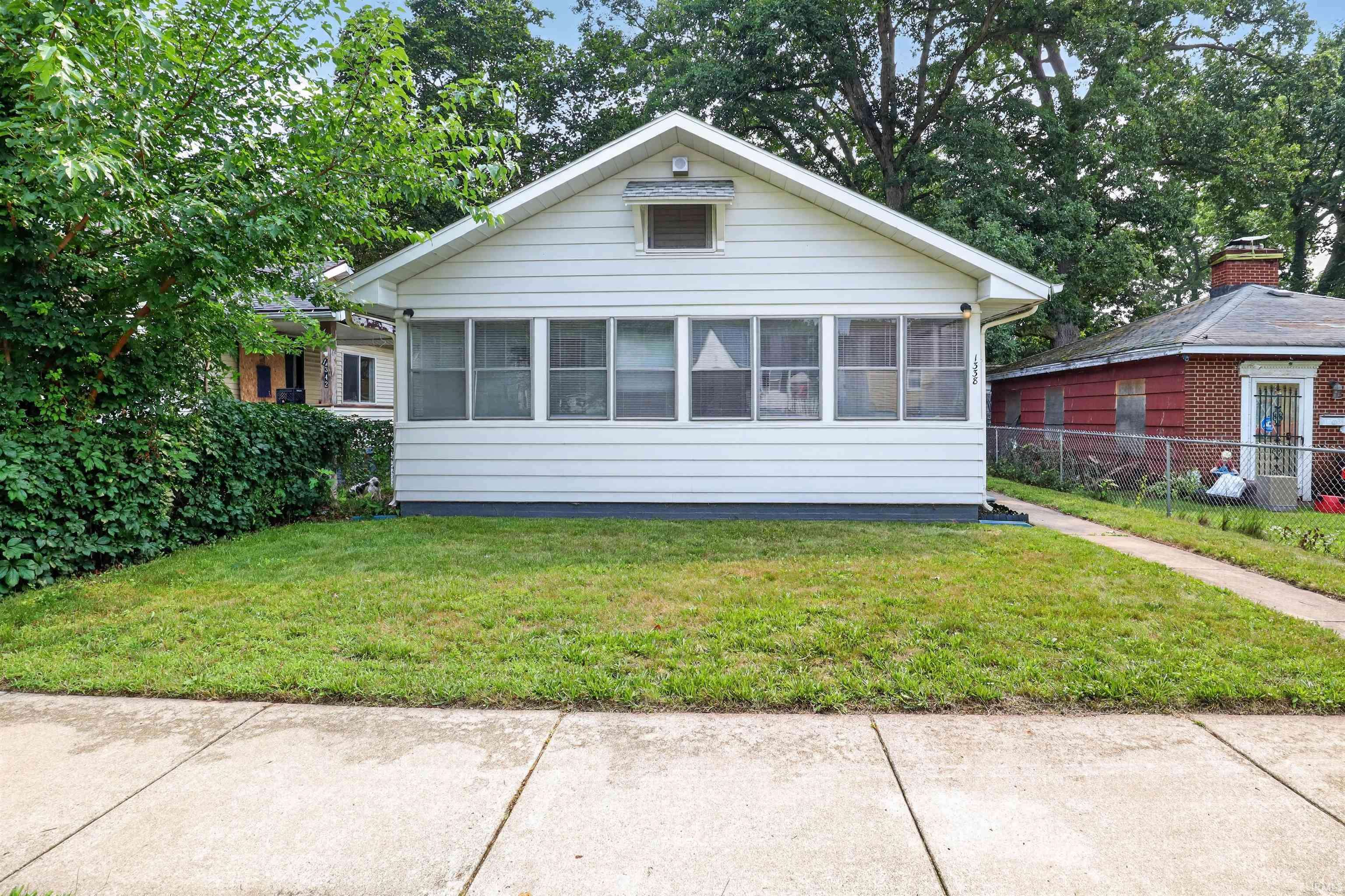 1338 Obrien ST, South Bend, IN 46628