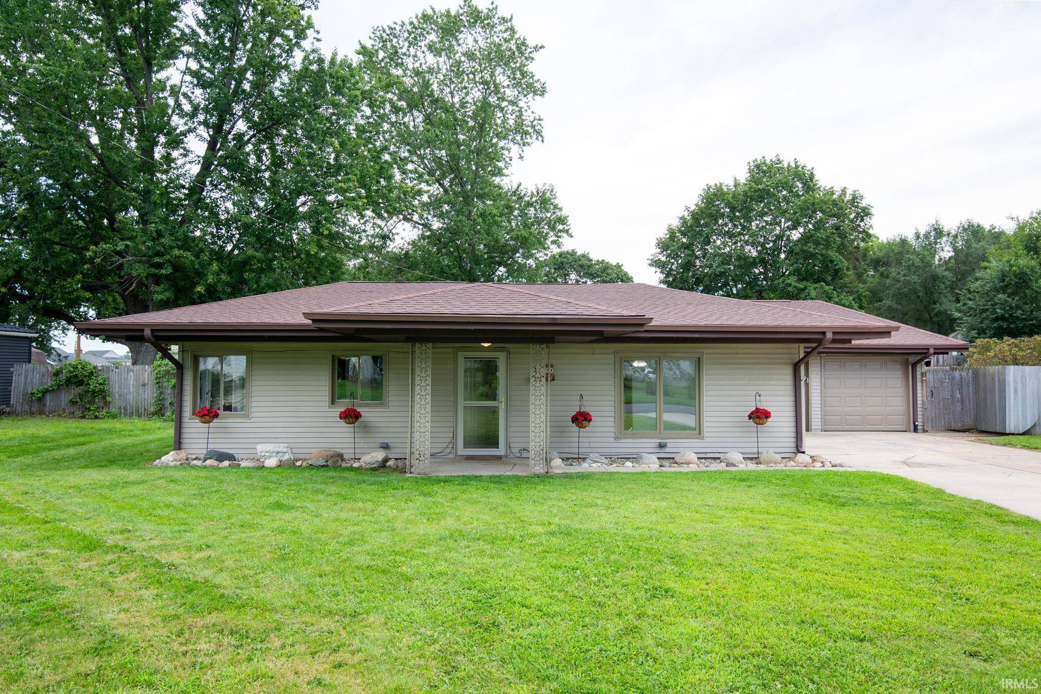 51460 Lake DR, Elkhart, IN 46514-6227