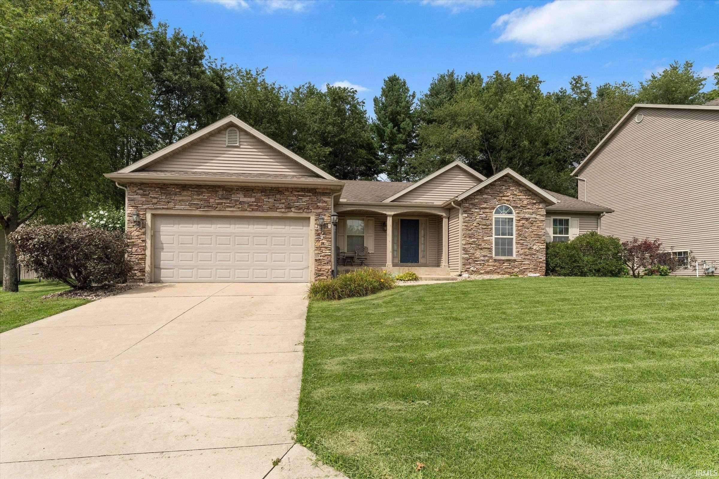 25603 Rolling Hills DR, South Bend, IN 46628-9073