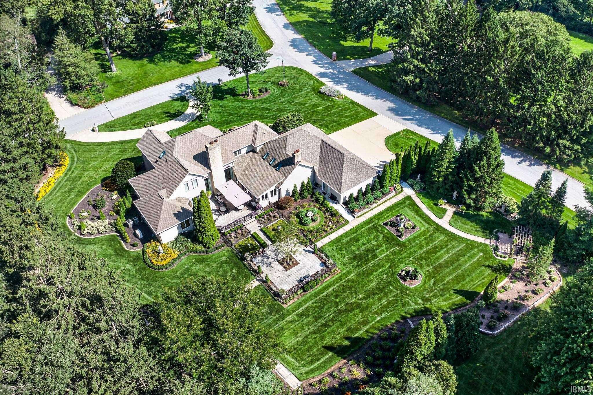 51593 Norwich DR, Granger, IN 46530