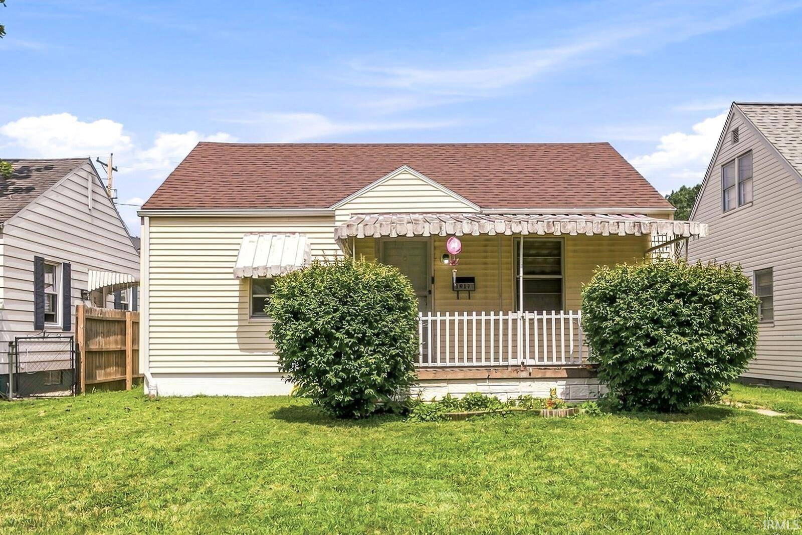 1917 E Bowman ST, South Bend, IN 46613