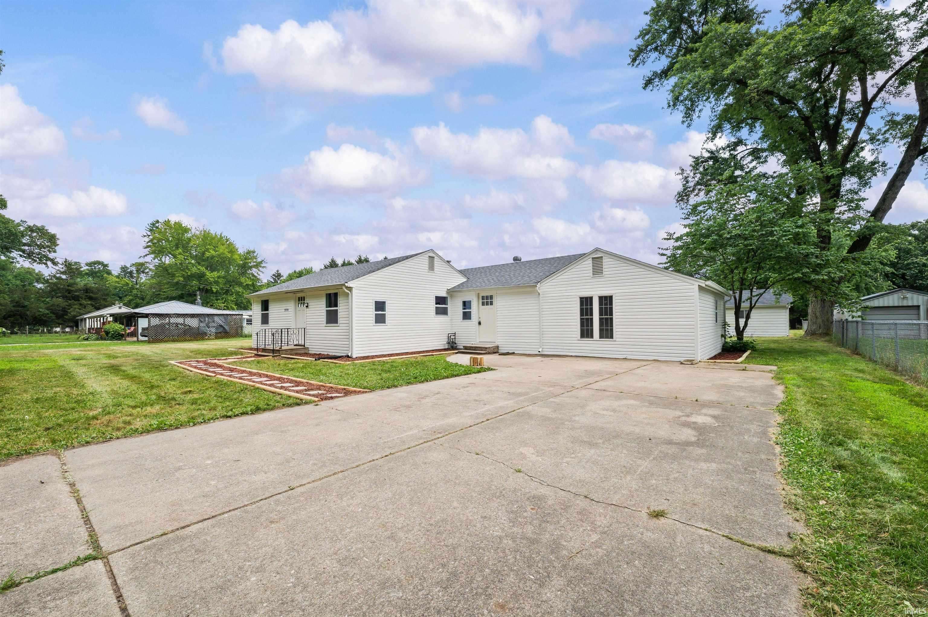 30186 County Road 108 ***, Elkhart, IN 46514