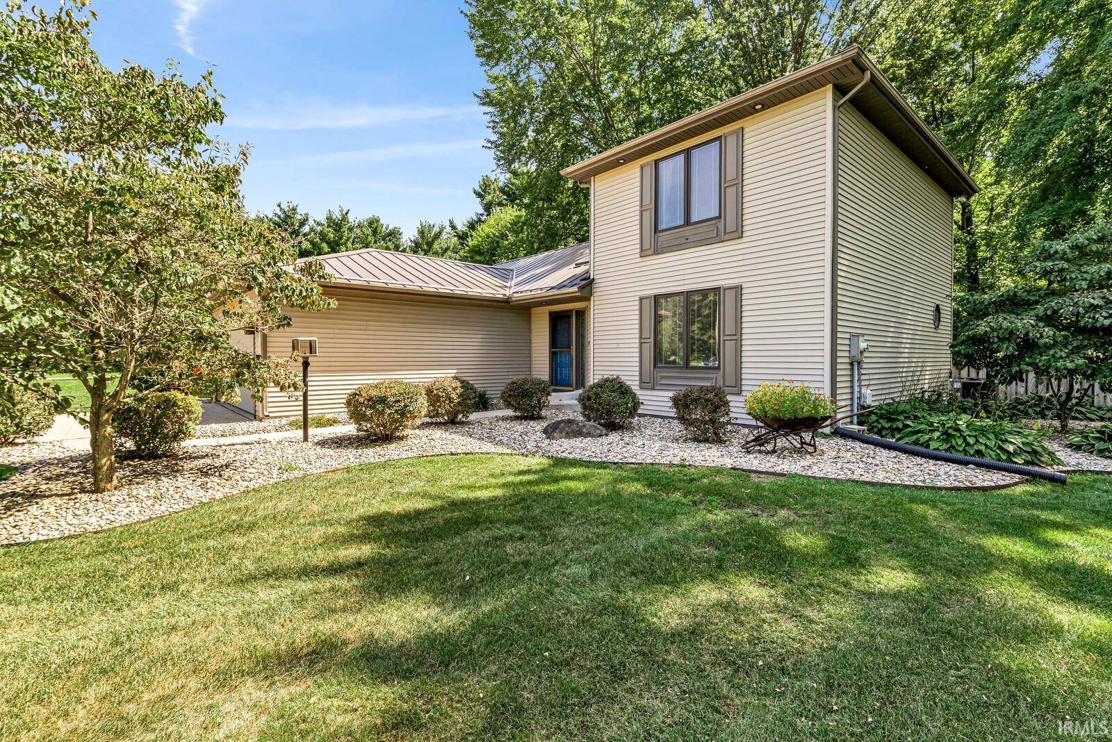 22616 Lake Shore DR, Elkhart, IN 46514