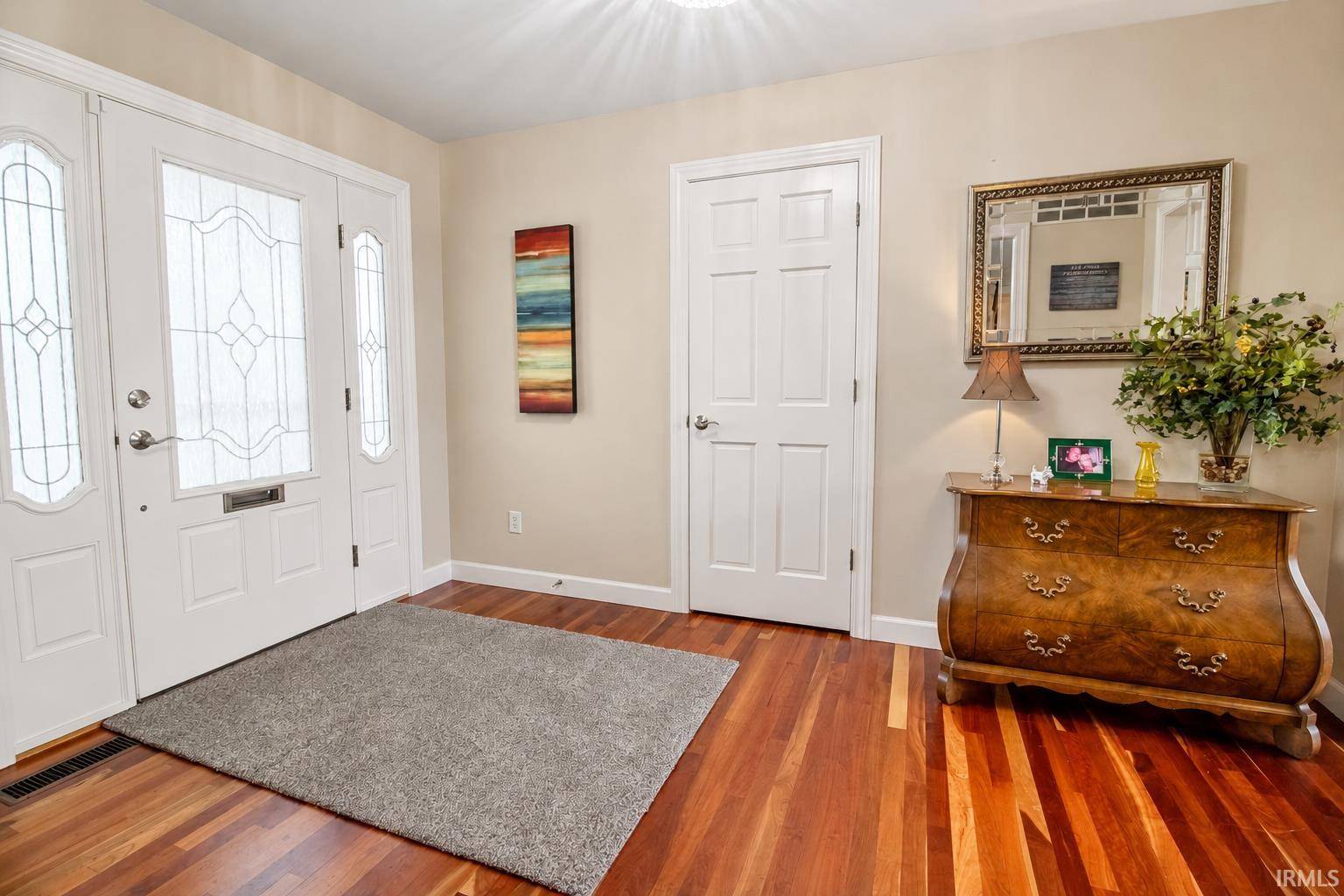 277 Juniper LN, Plymouth, IN 46563