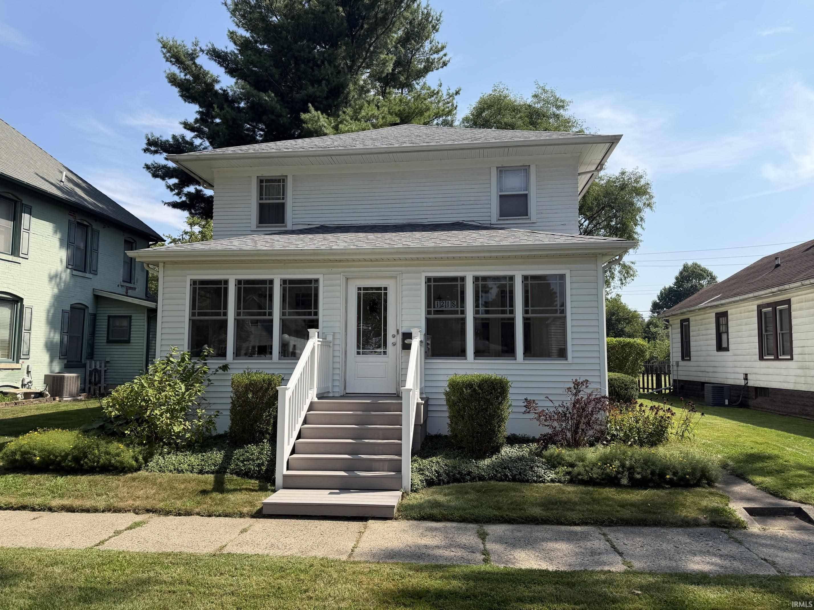 1218 N Michigan ST, Plymouth, IN 46563