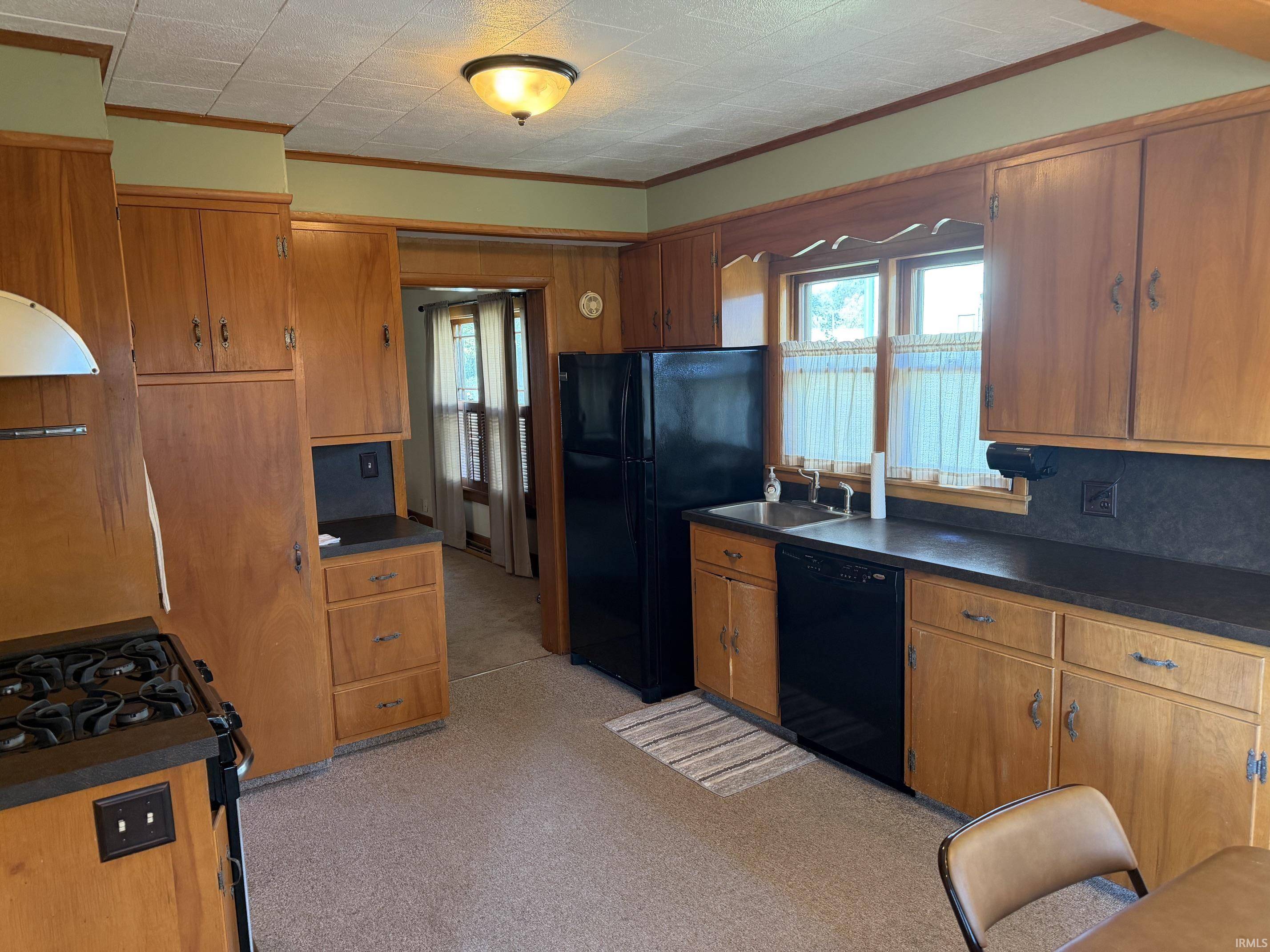 1218 N Michigan ST, Plymouth, IN 46563