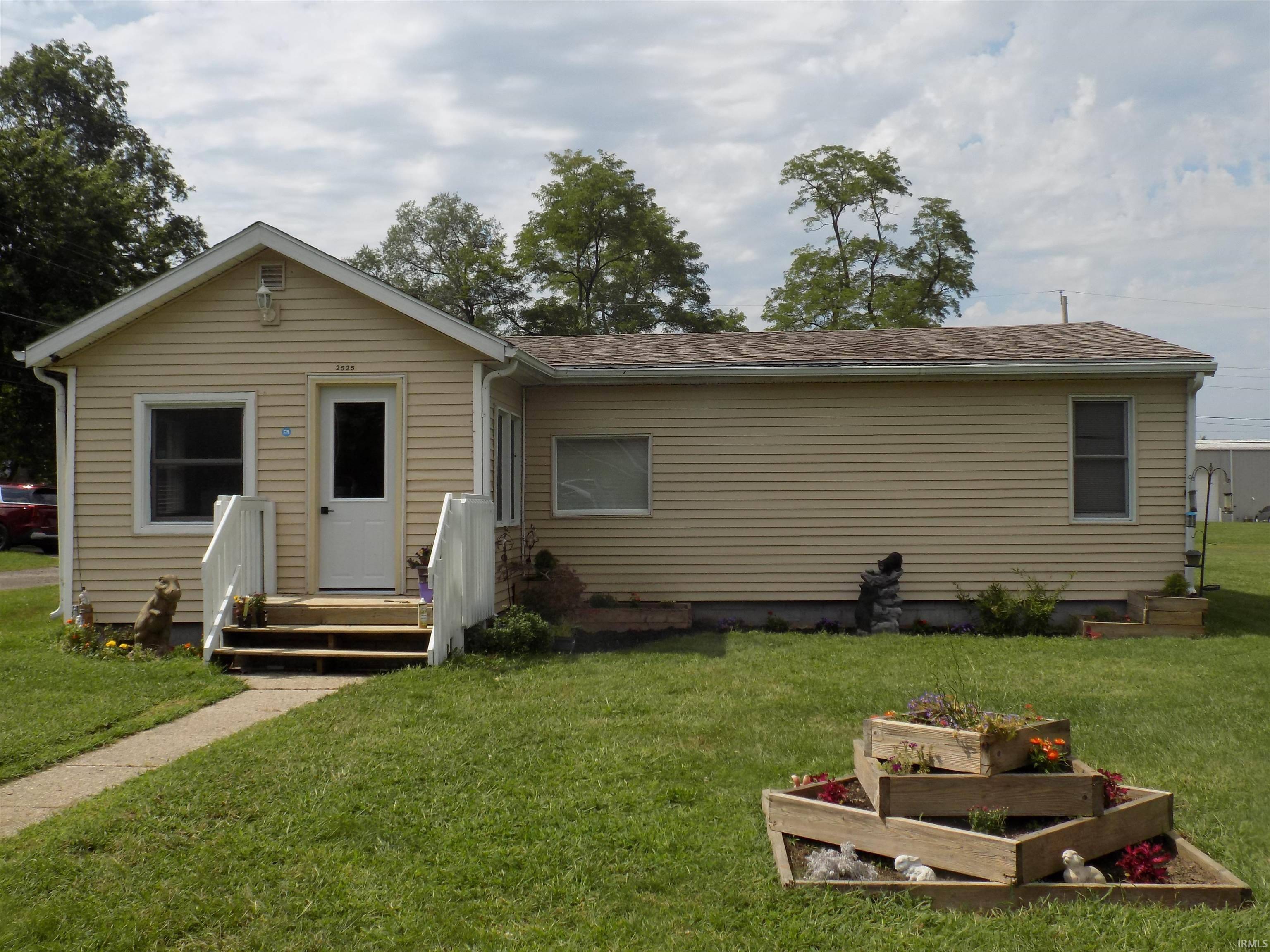 2525 Hazel ST, Elkhart, IN 46516