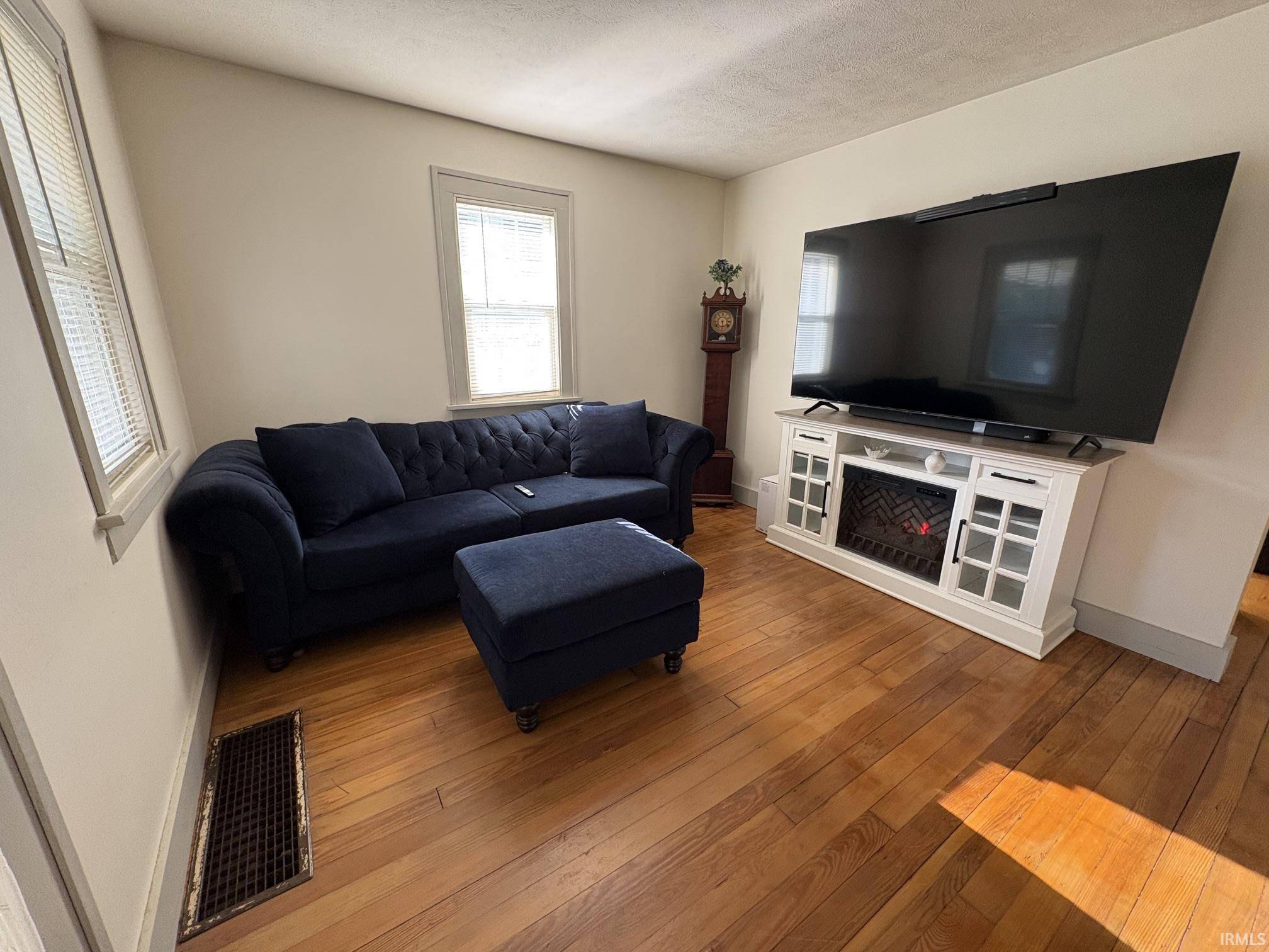 20173 Brick RD, South Bend, IN 46637-1413
