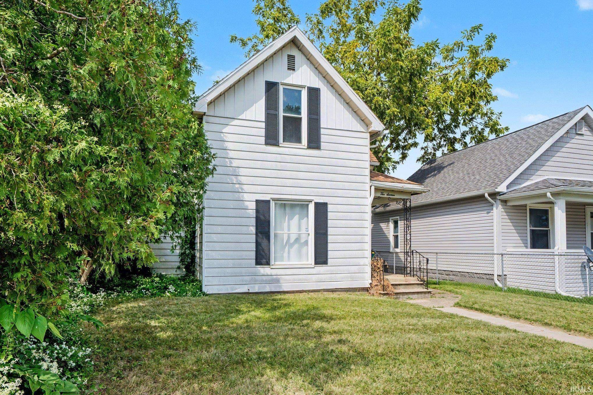 216 W Broadway ST, Mishawaka, IN 46545-6133