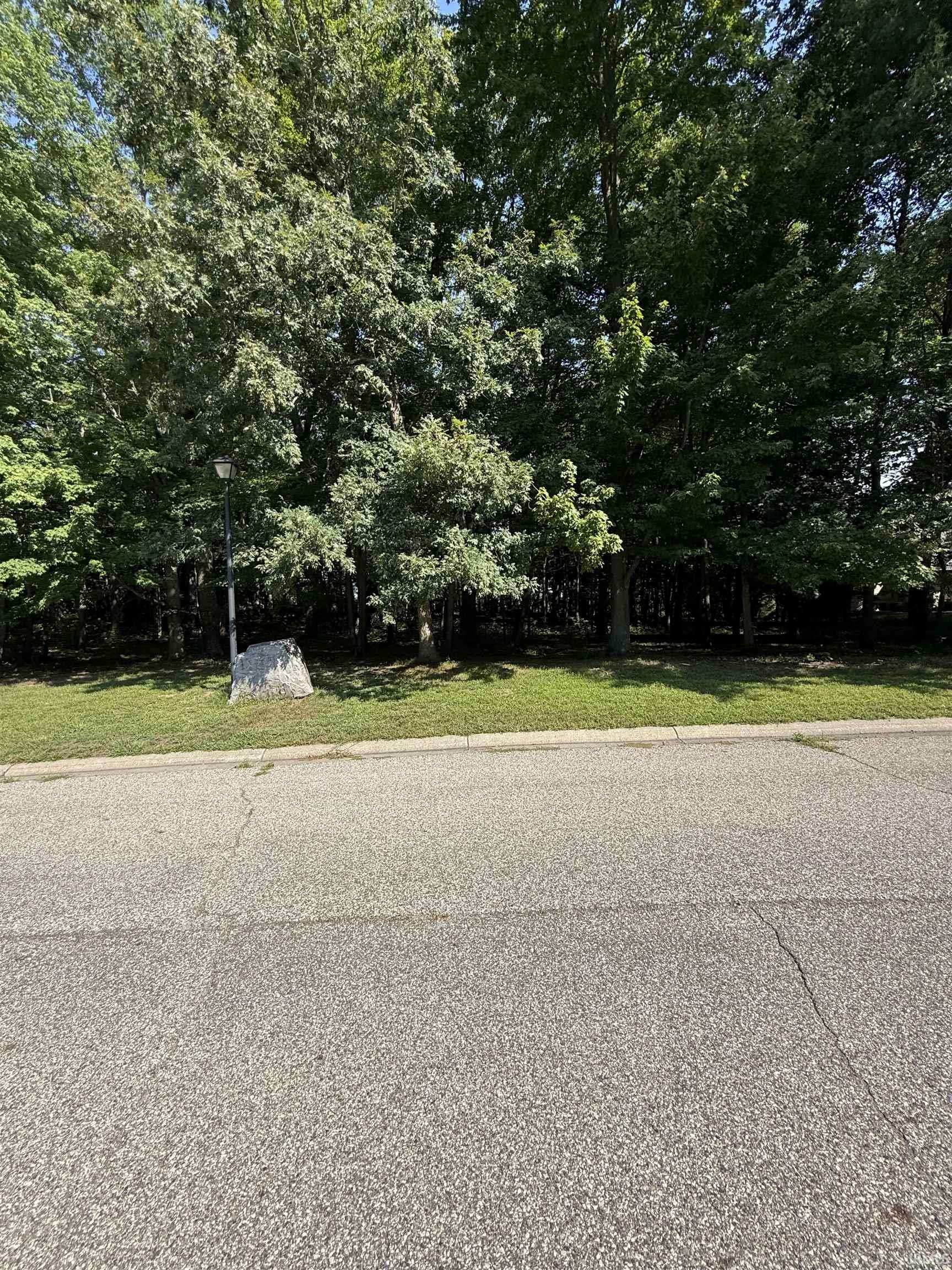 25977 Lakeview DR, South Bend, IN 46619