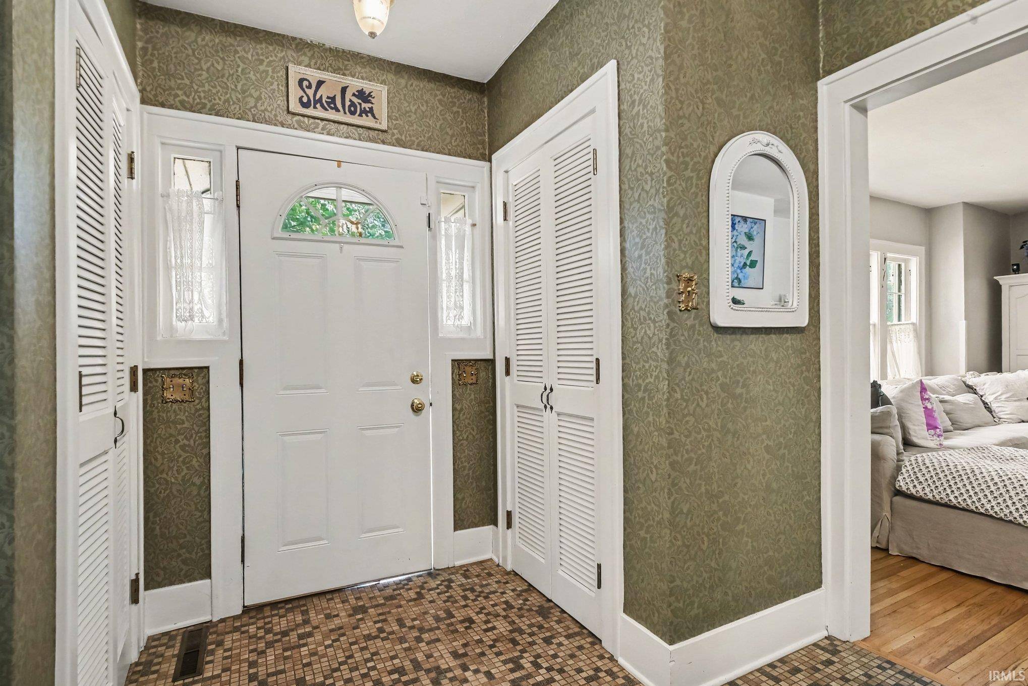 131 S Vine ST, Elkhart, IN 46514-2509