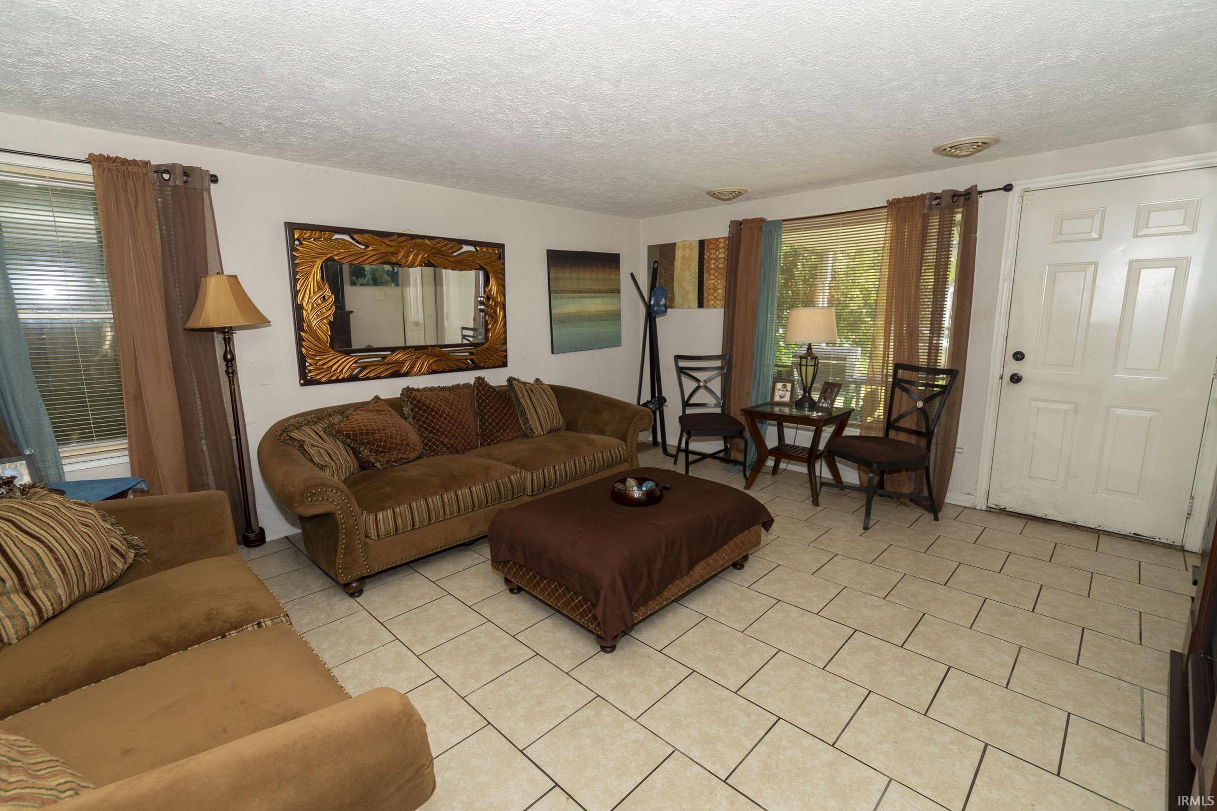 1111 Kinyon ST, South Bend, IN 46616-1724