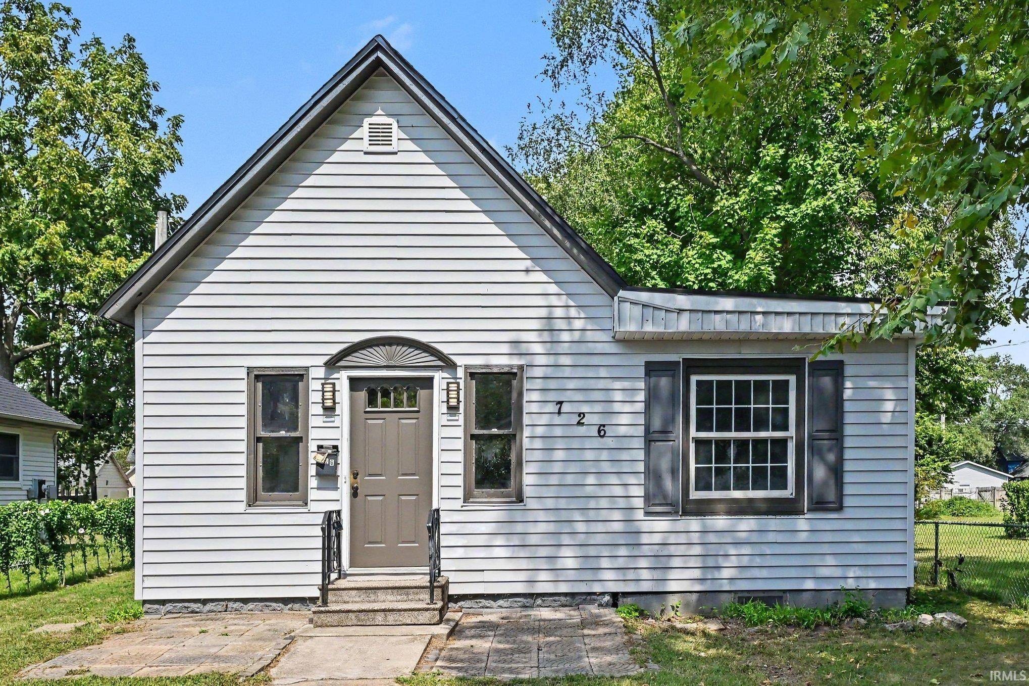 726 W Blaine AVE, Elkhart, IN 46516-2422