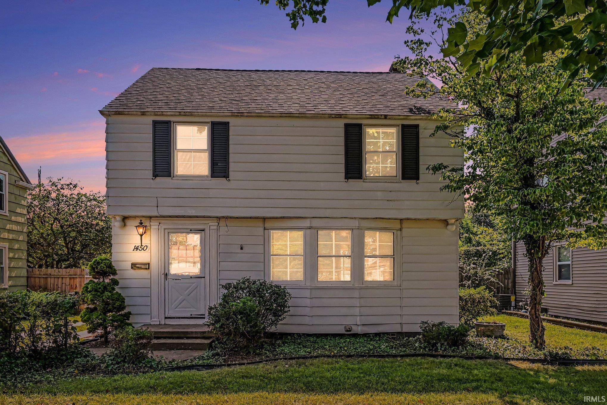1450 Longfellow AVE, South Bend, IN 46615-1124