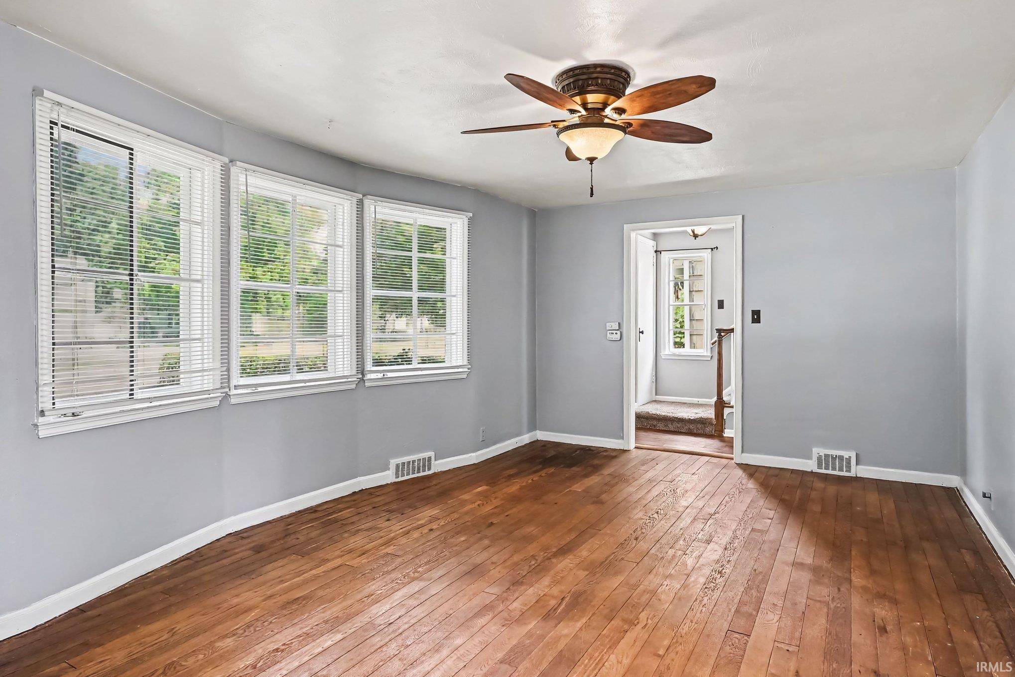 1450 Longfellow AVE, South Bend, IN 46615-1124