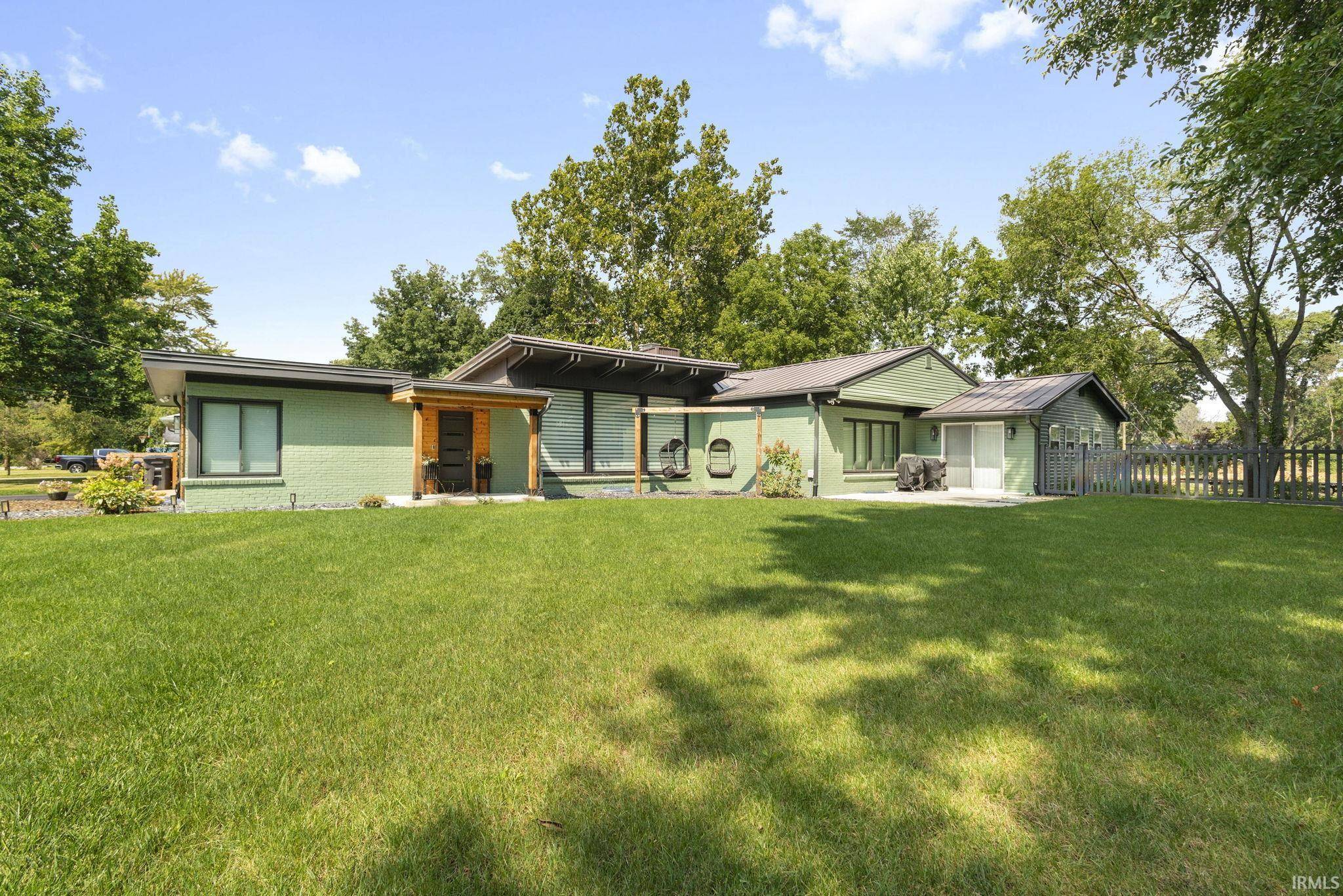 3340 Greenleaf BLVD, Elkhart, IN 46514