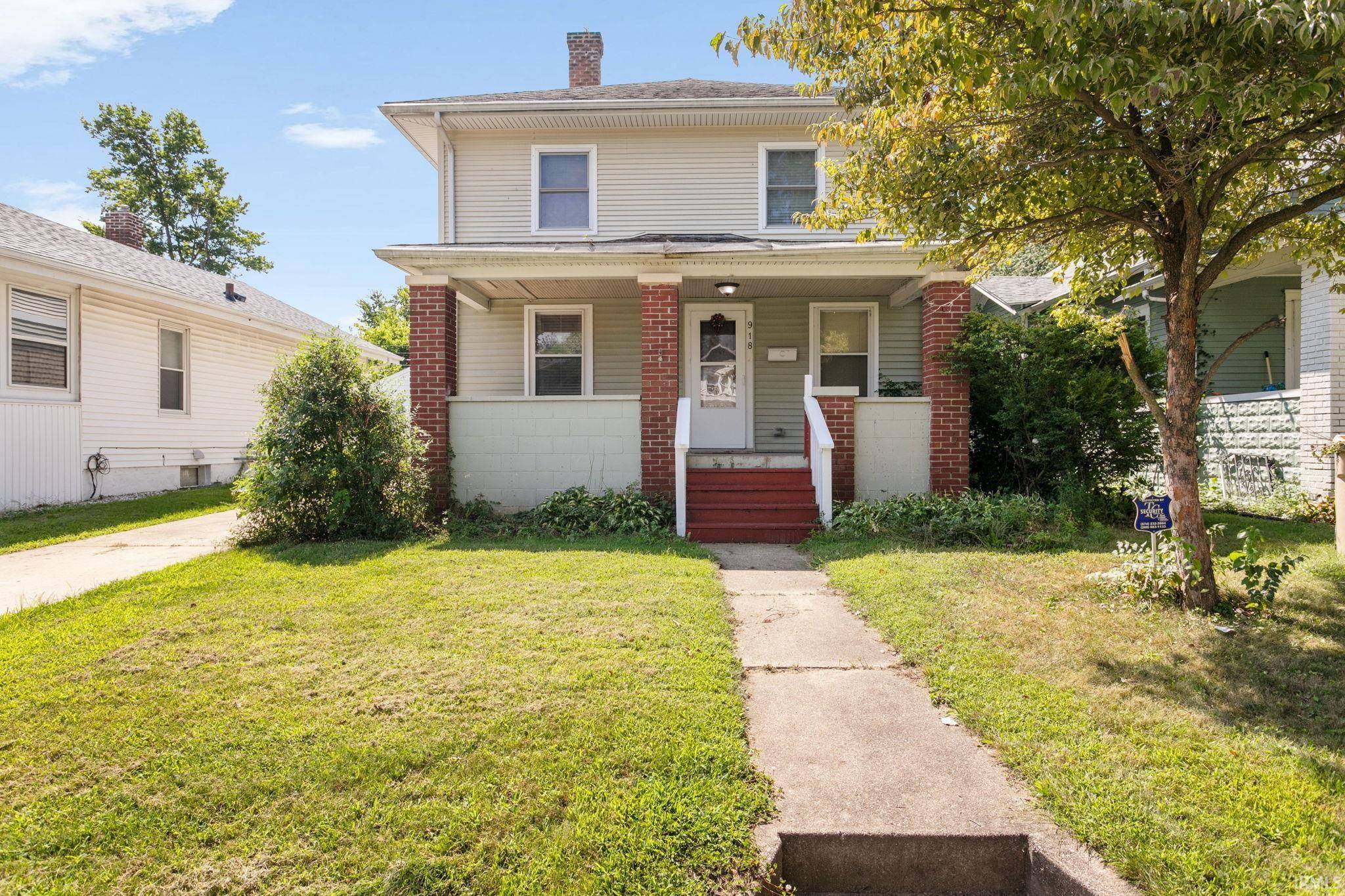 918 E Fox ST, South Bend, IN 46613-2933
